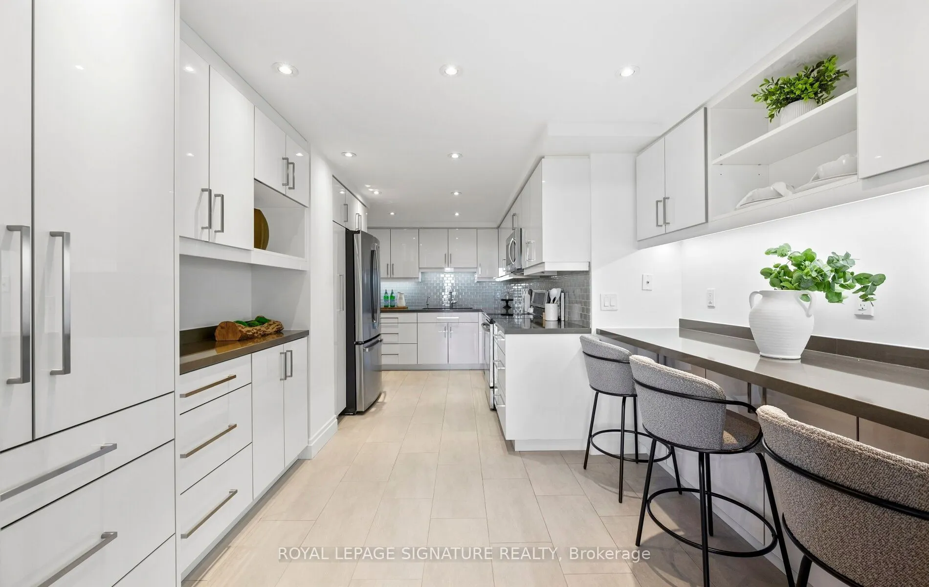 1 Concorde Place #1704