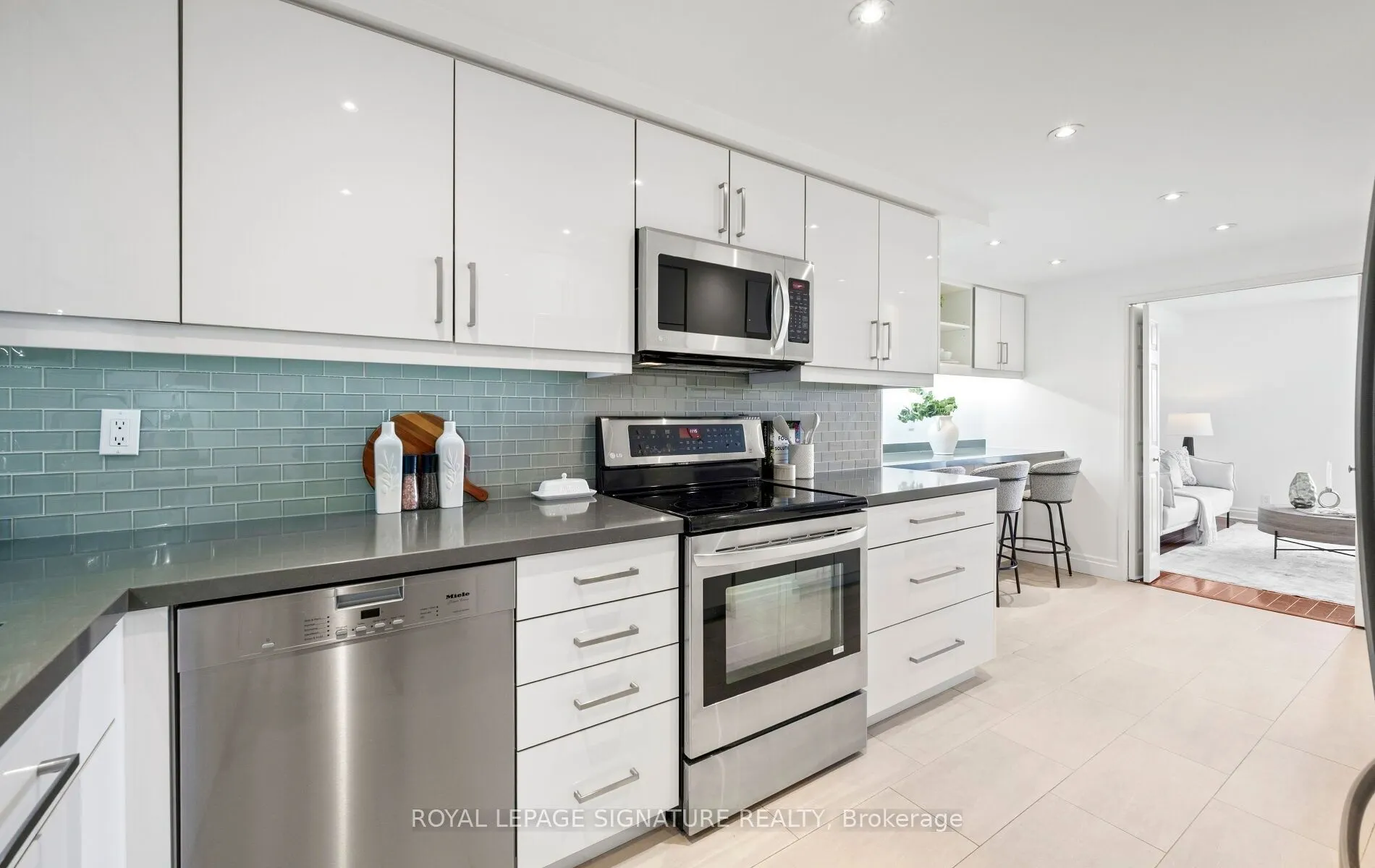 1 Concorde Place #1704