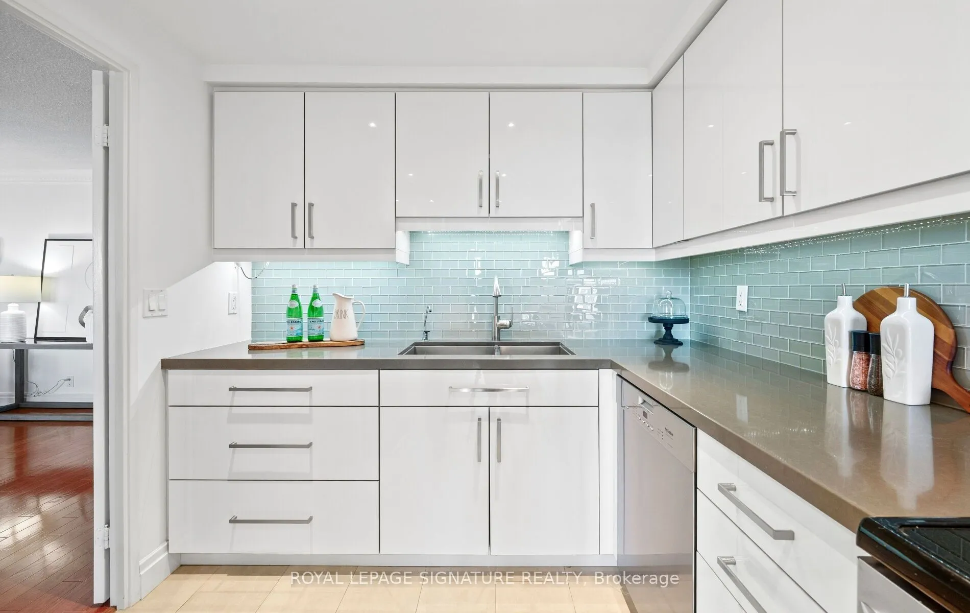 1 Concorde Place #1704
