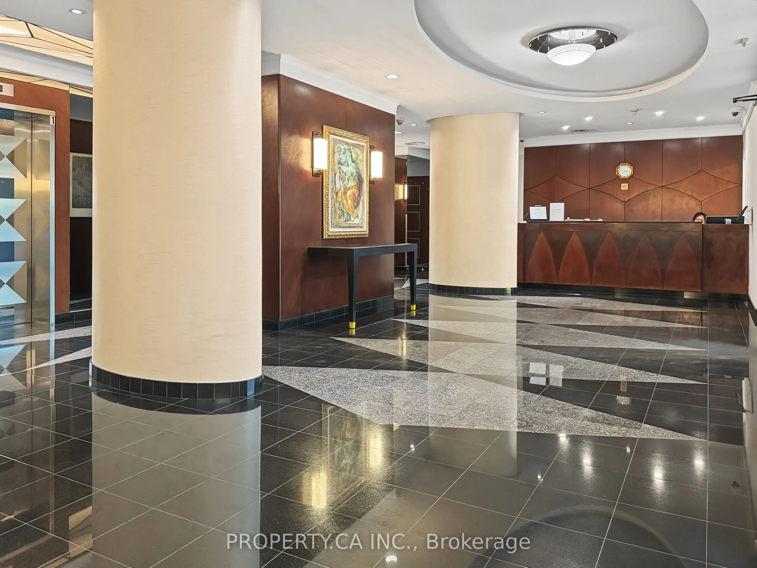238 Doris Avenue #812