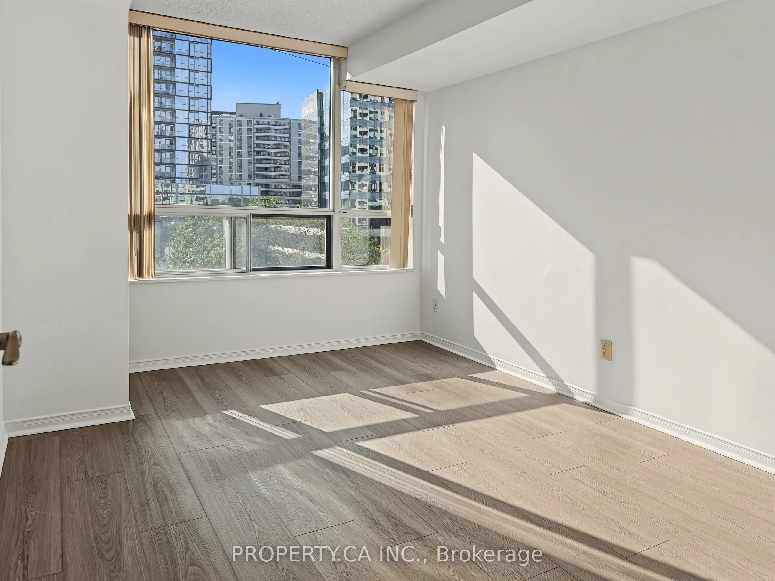 238 Doris Avenue #812