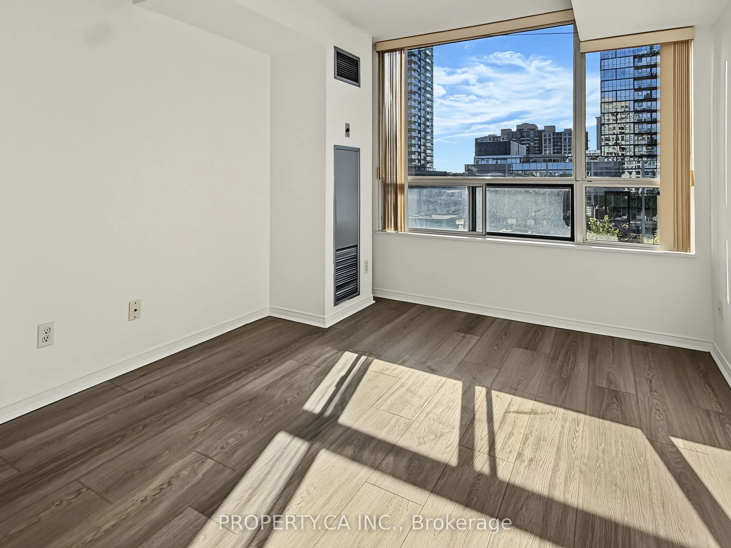 238 Doris Avenue #812