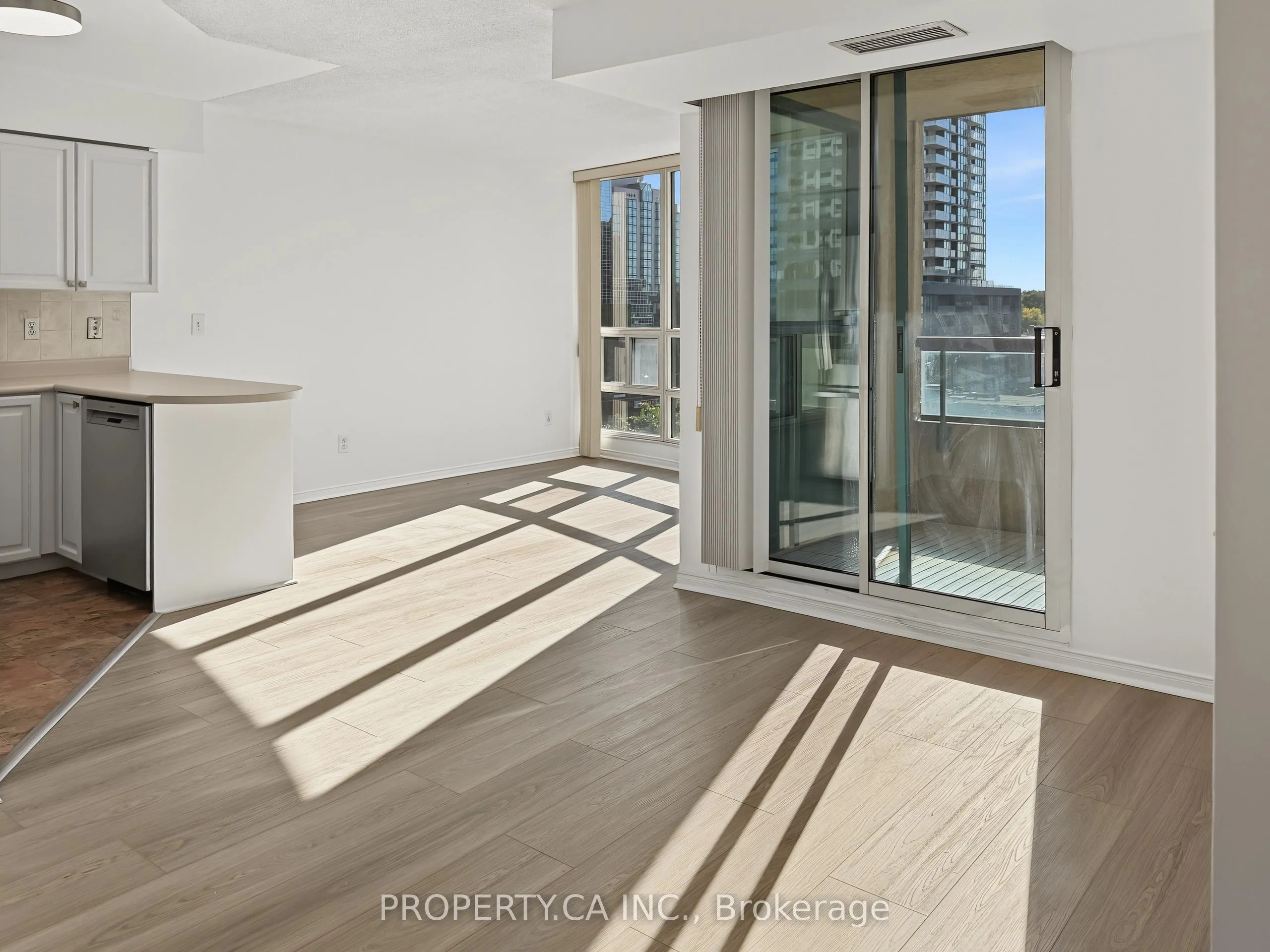 238 Doris Avenue #812
