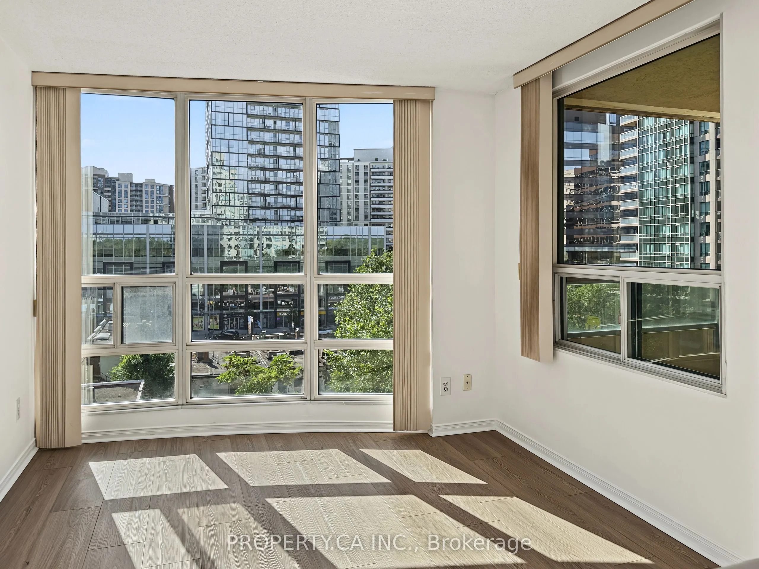 238 Doris Avenue #812