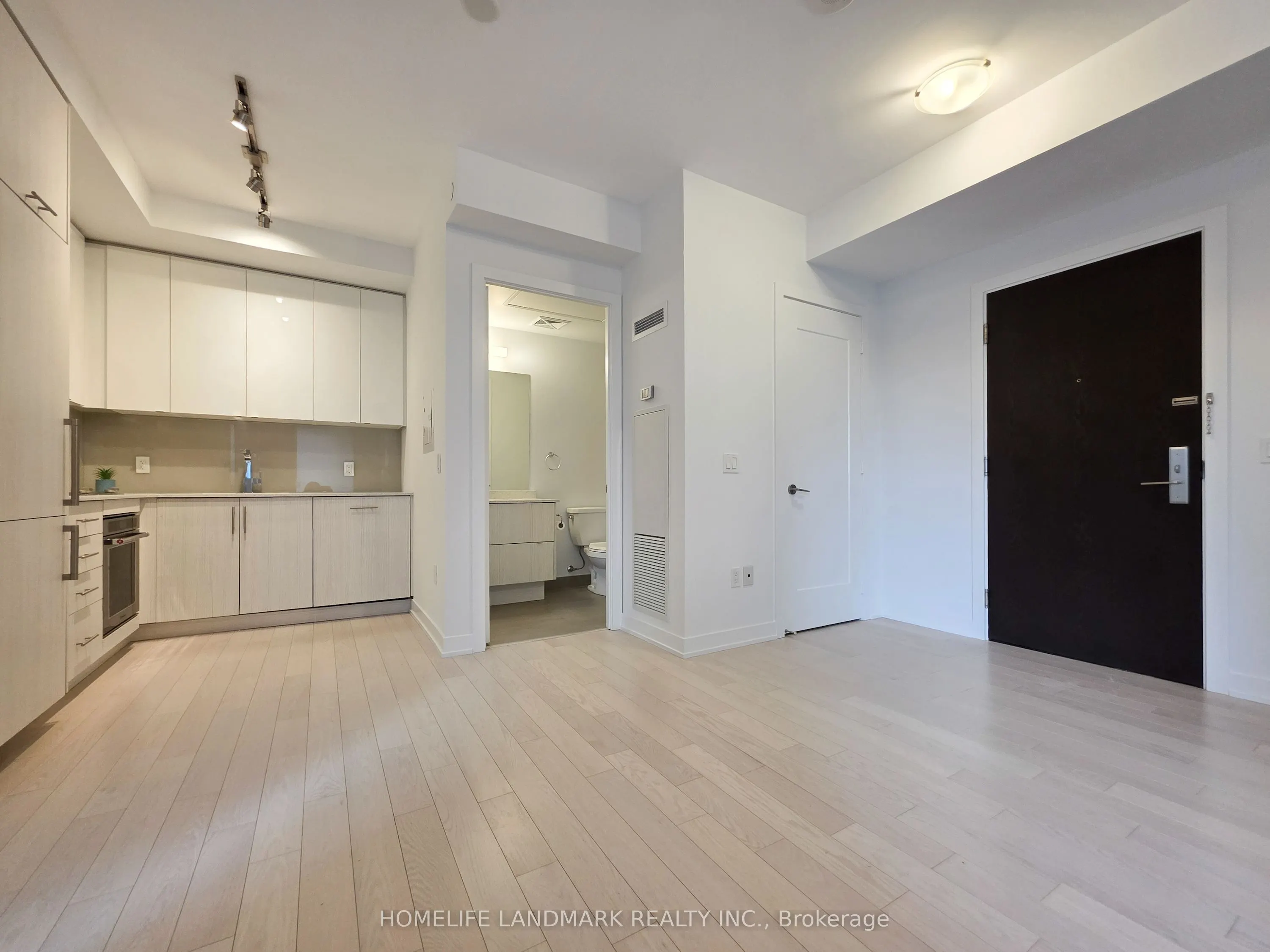 330 Richmond Street W #605