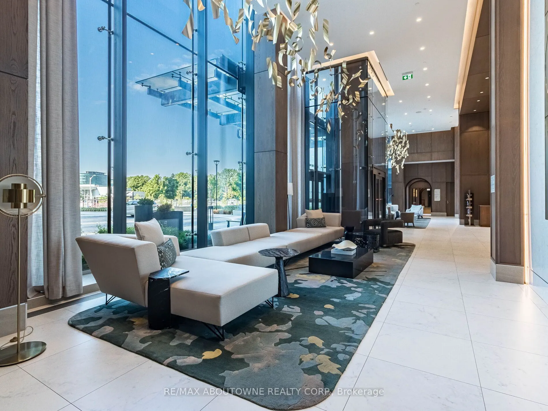 30 Inn On The Park Drive #2208
