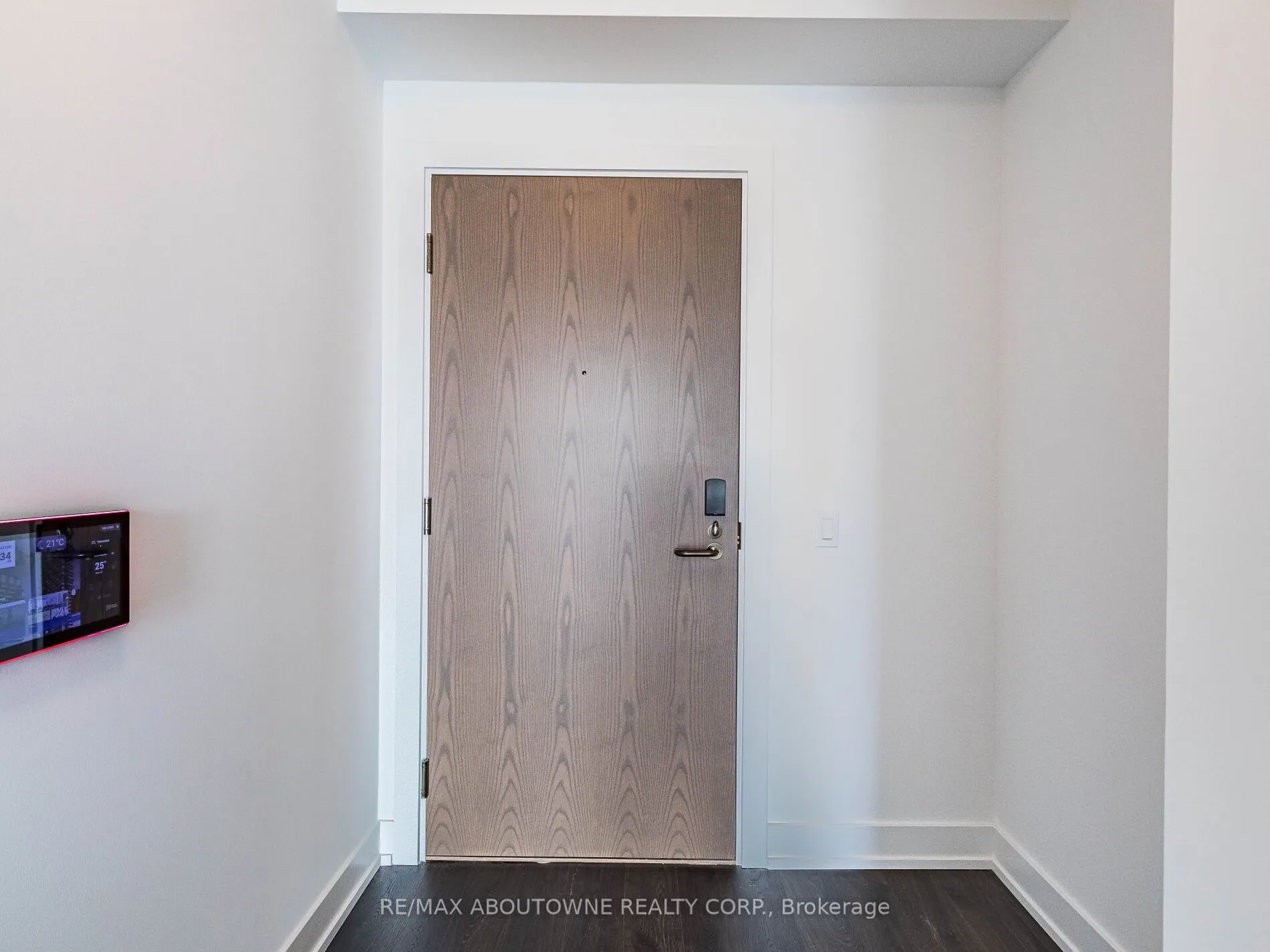 30 Inn On The Park Drive #2208