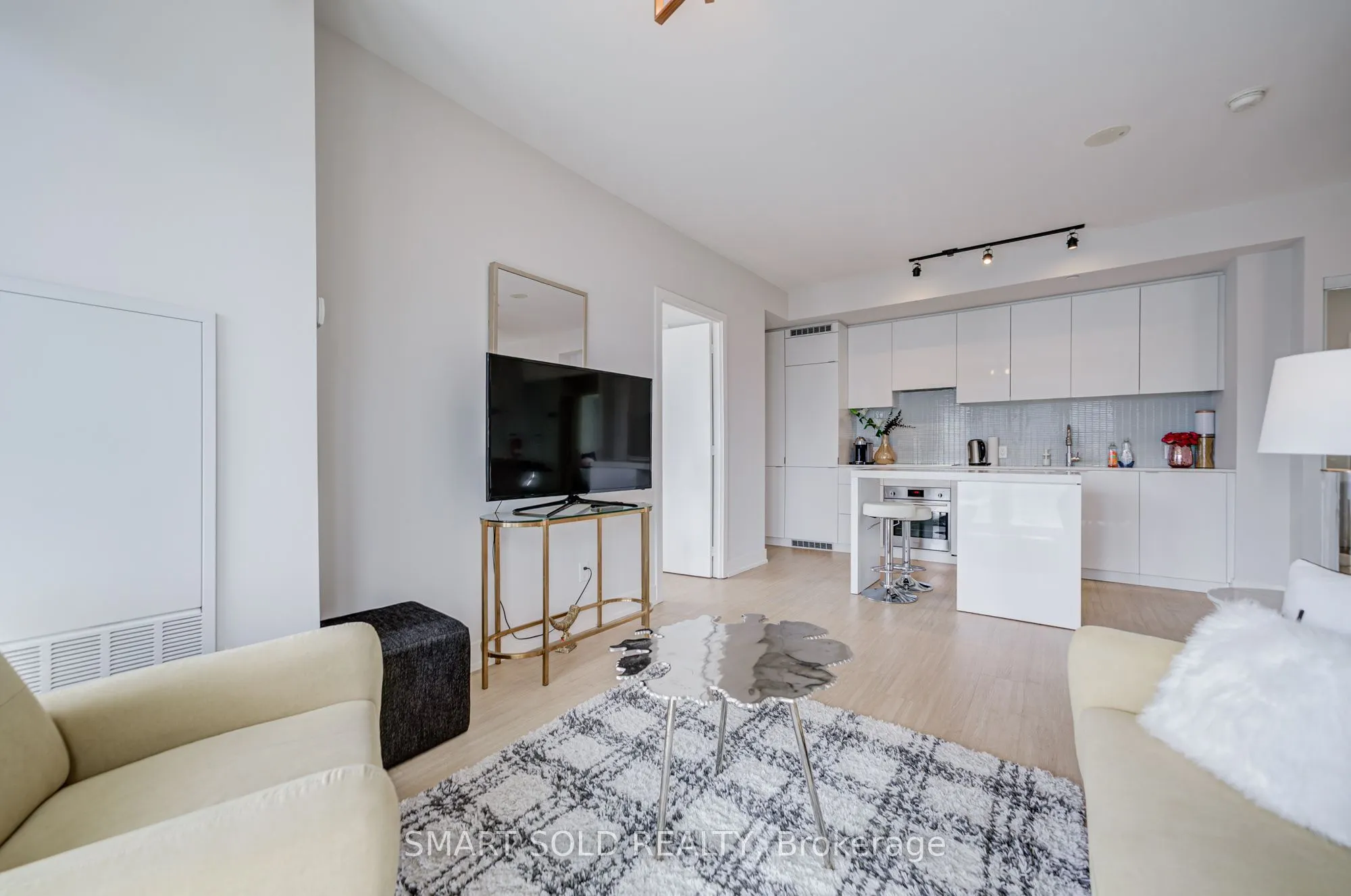 7 Grenville Street #3211
