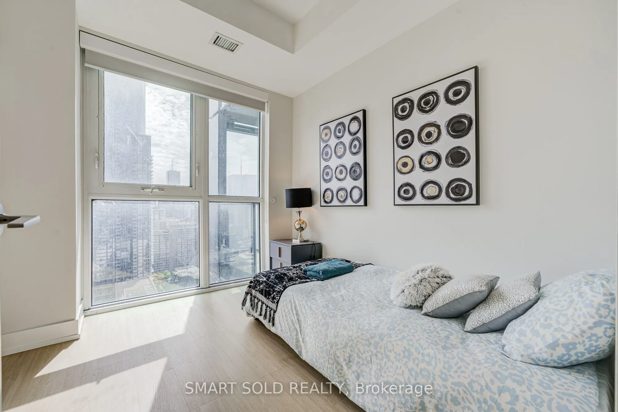 7 Grenville Street #3211