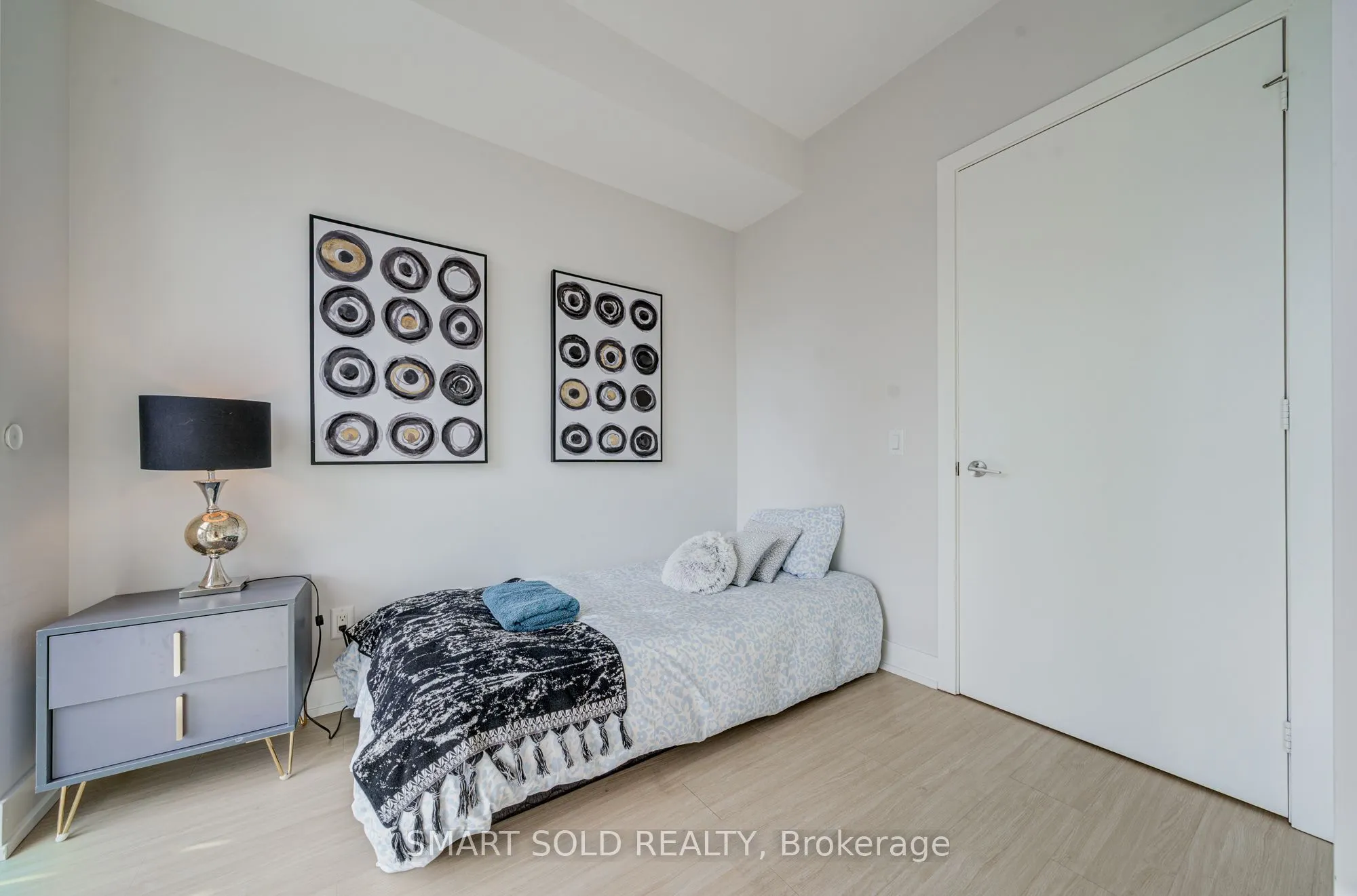 7 Grenville Street #3211