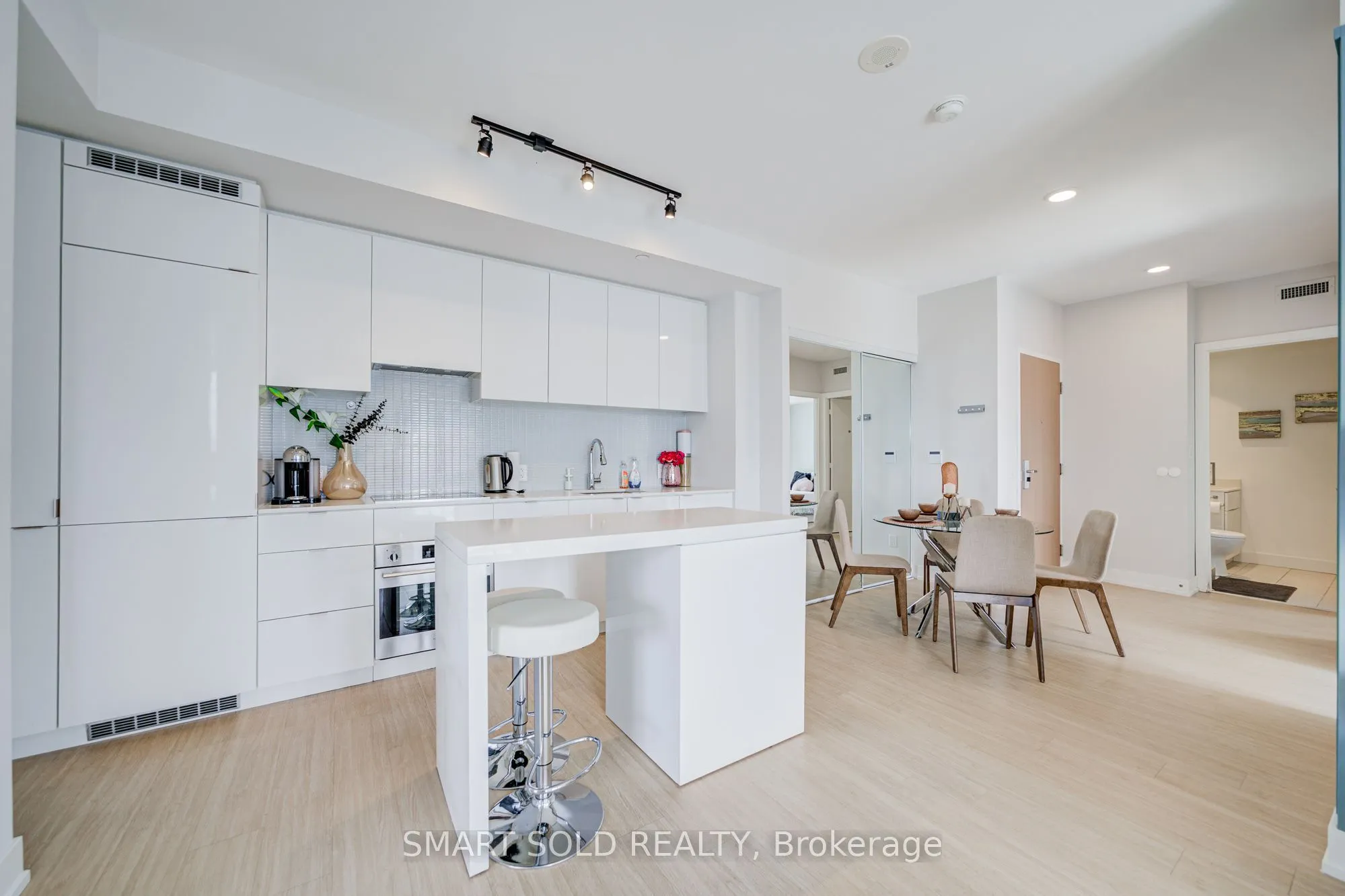 7 Grenville Street #3211