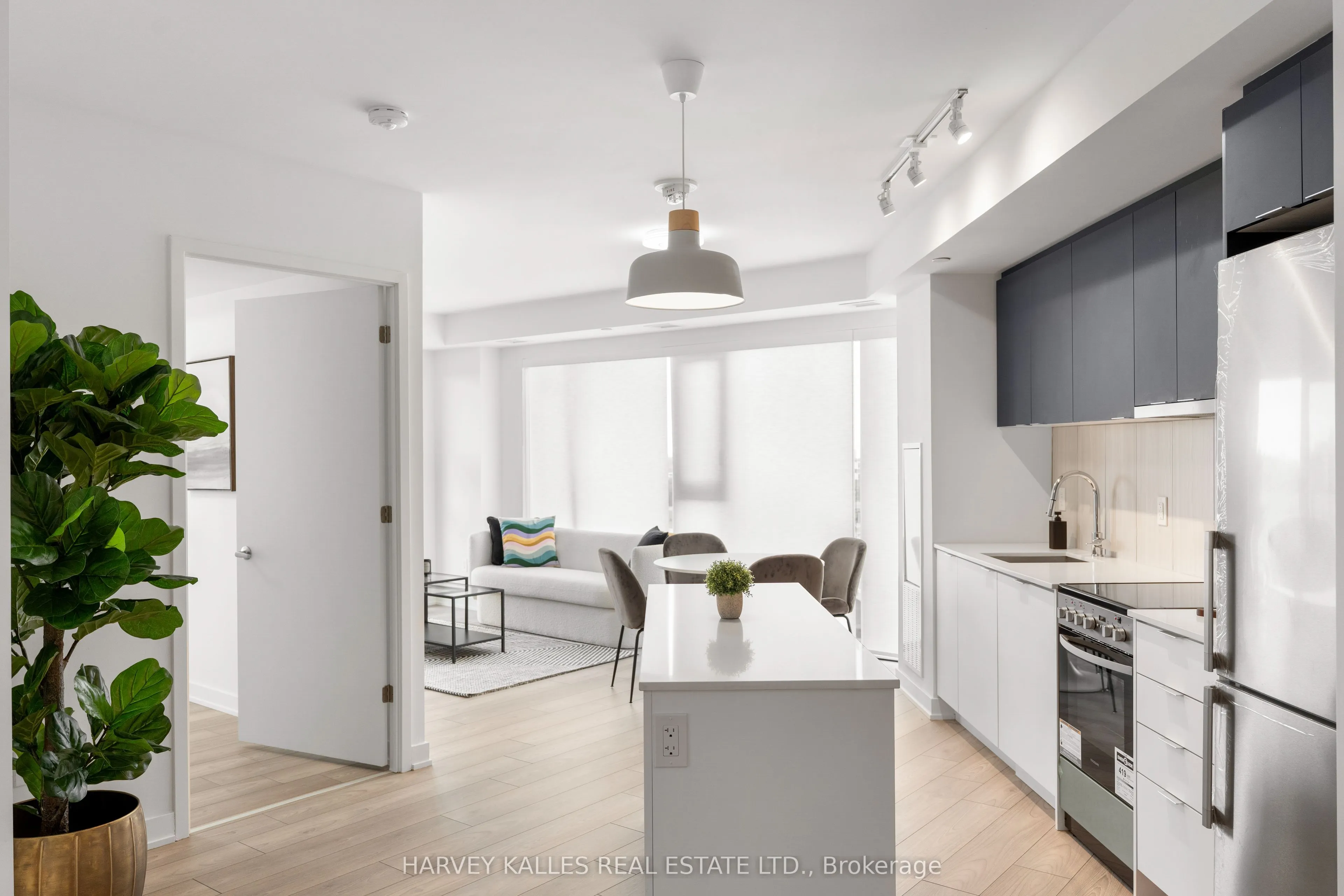 8 Tippett Road #1105