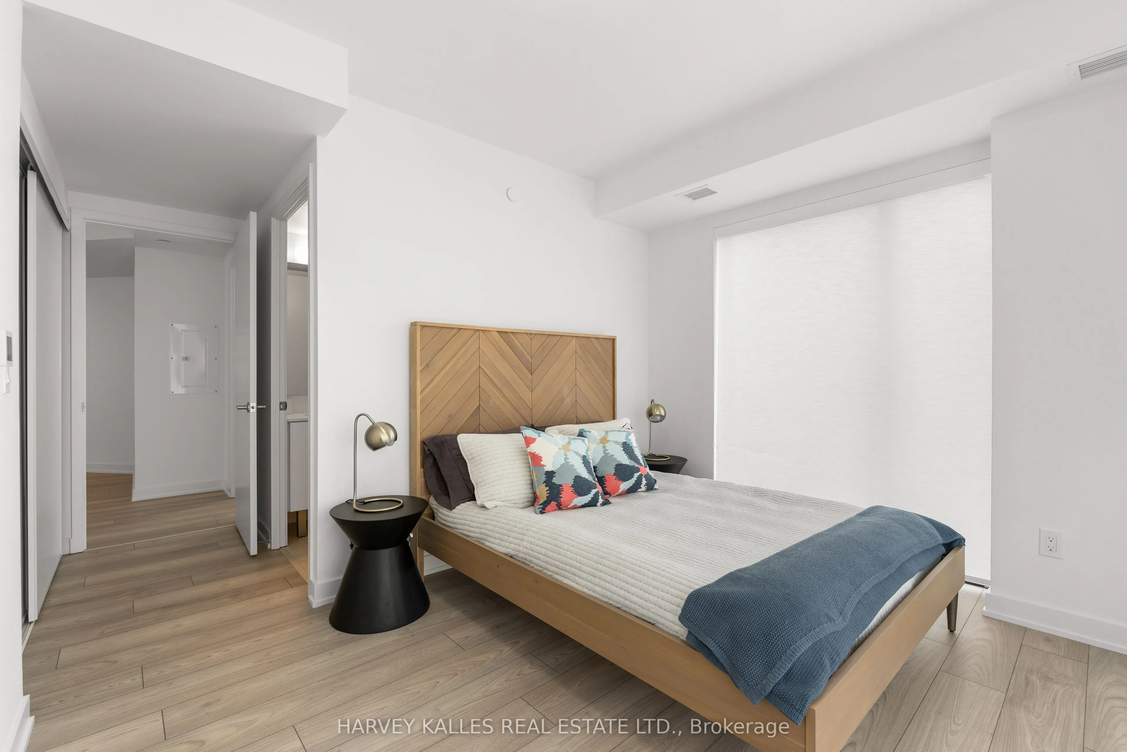 8 Tippett Road #1105