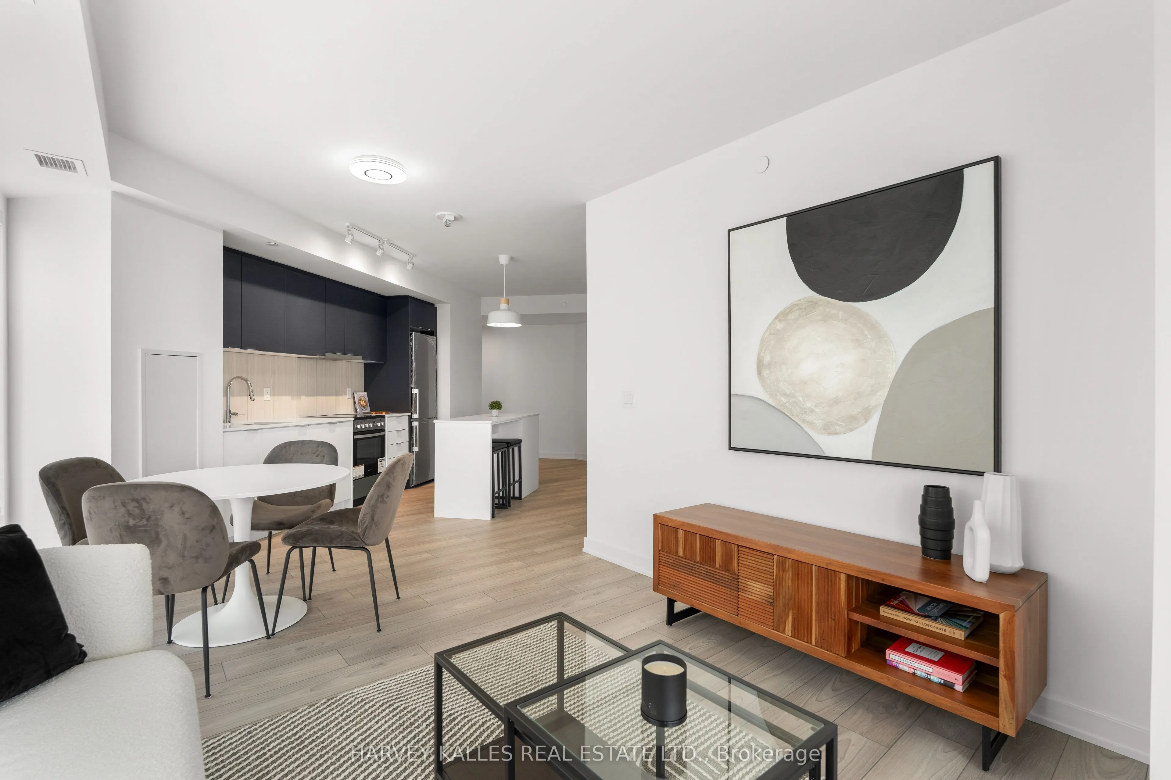 8 Tippett Road #1105