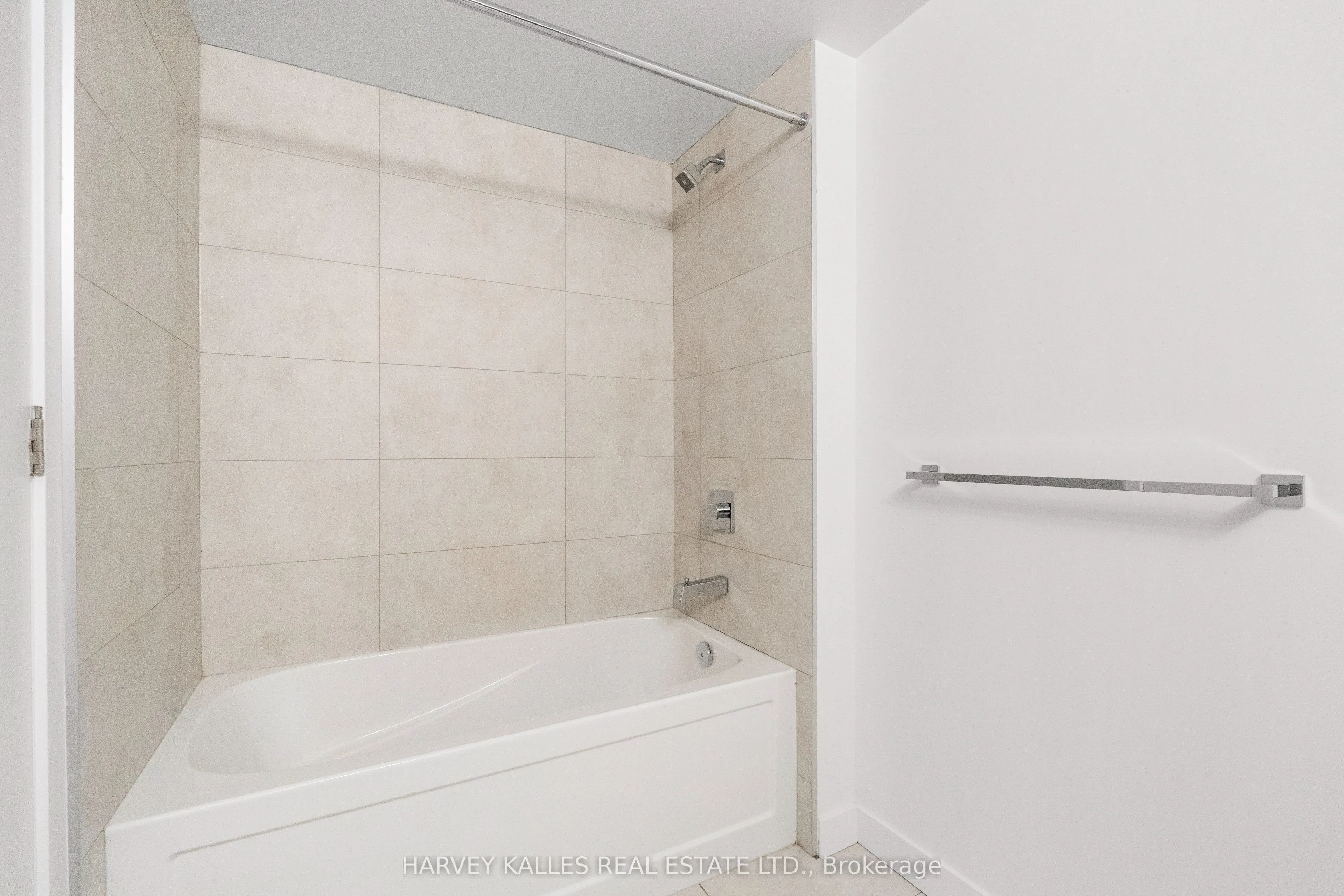 8 Tippett Road #1105