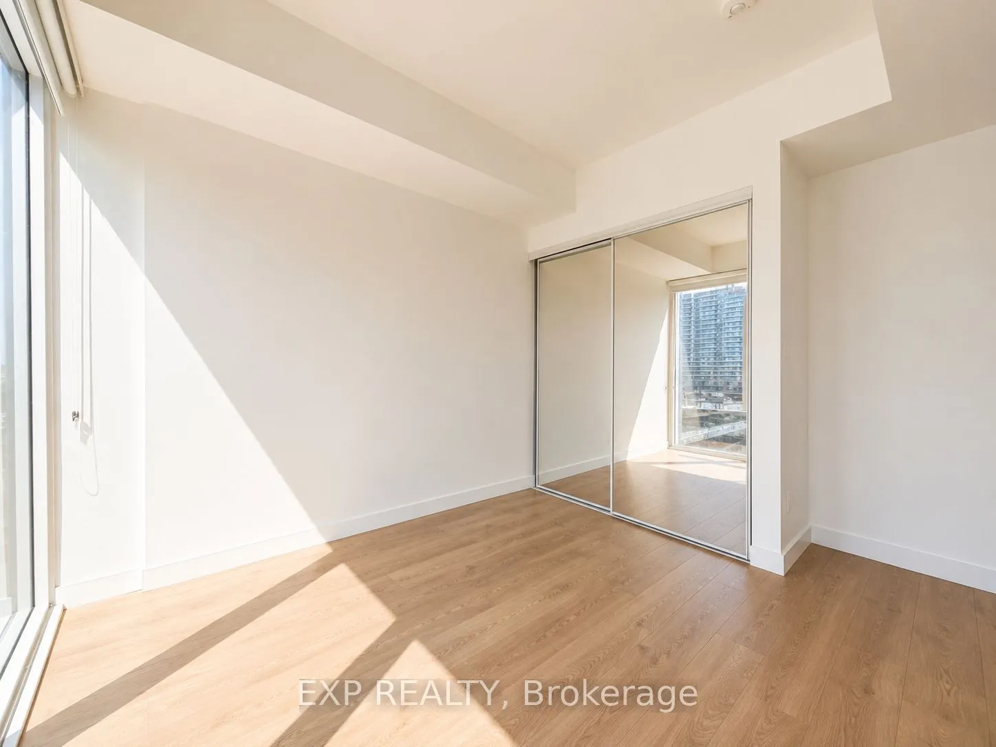 19 Western Battery Road #811