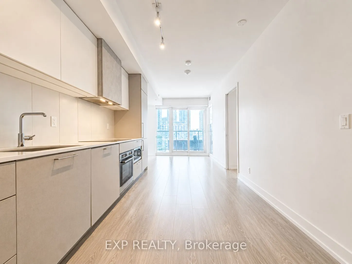 19 Western Battery Road #811