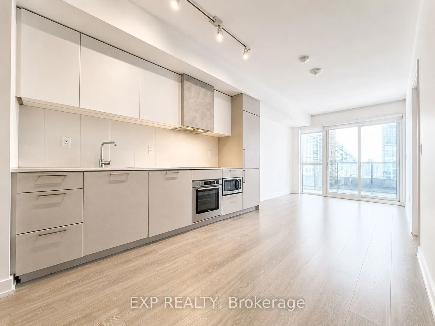 19 Western Battery Road #811