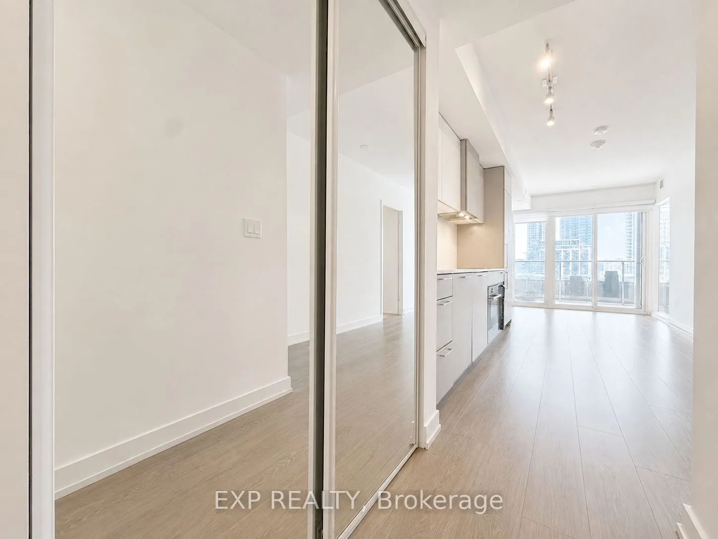 19 Western Battery Road #811