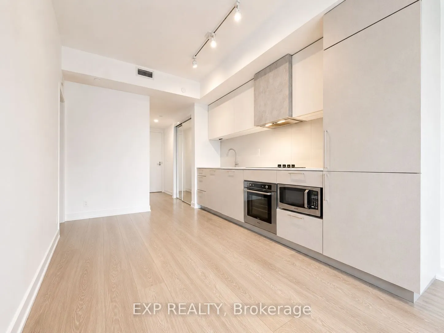 19 Western Battery Road #811