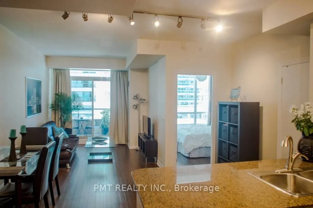 12 Yonge Street #408