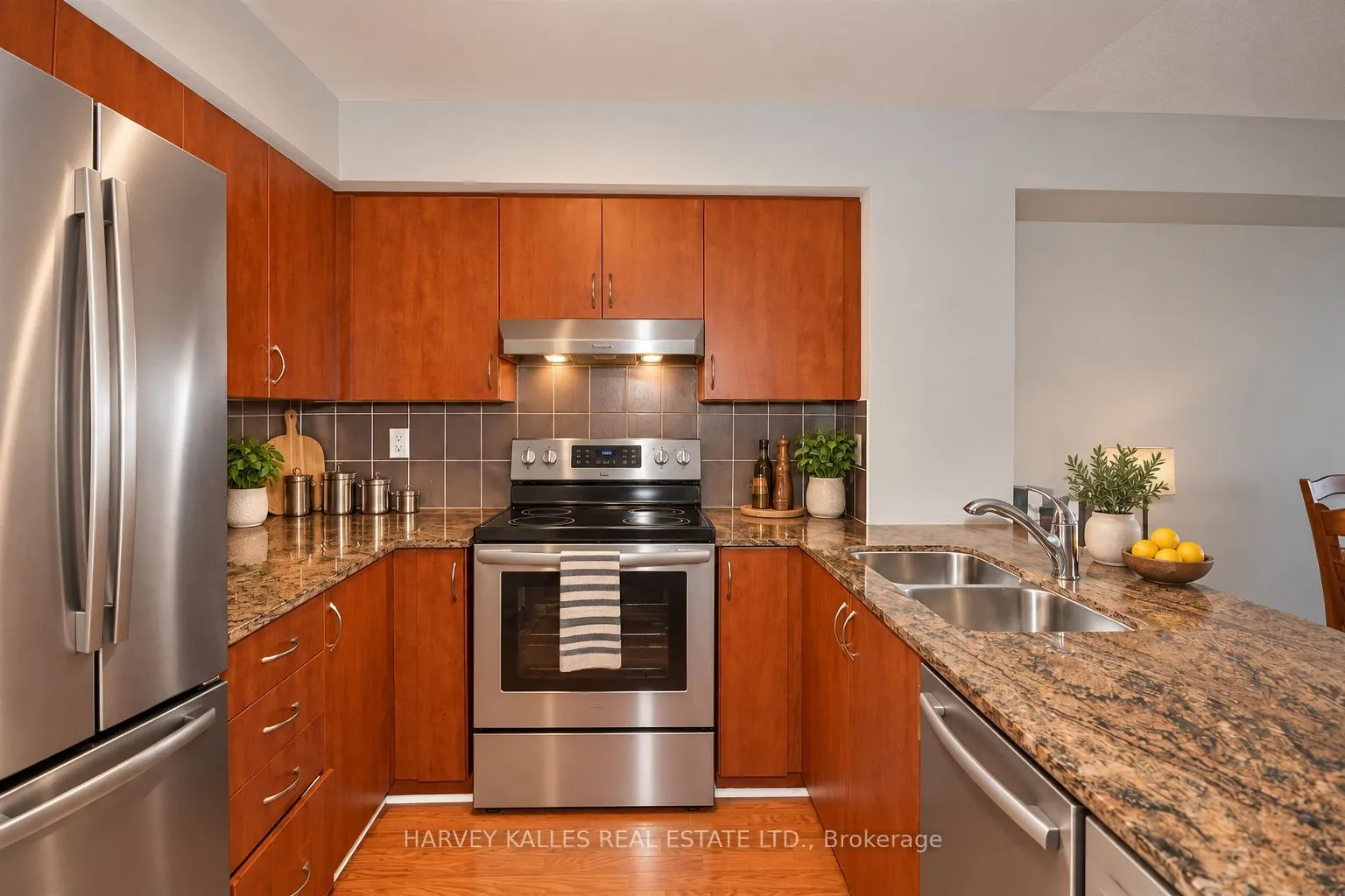 225 Wellesley Street E #313
