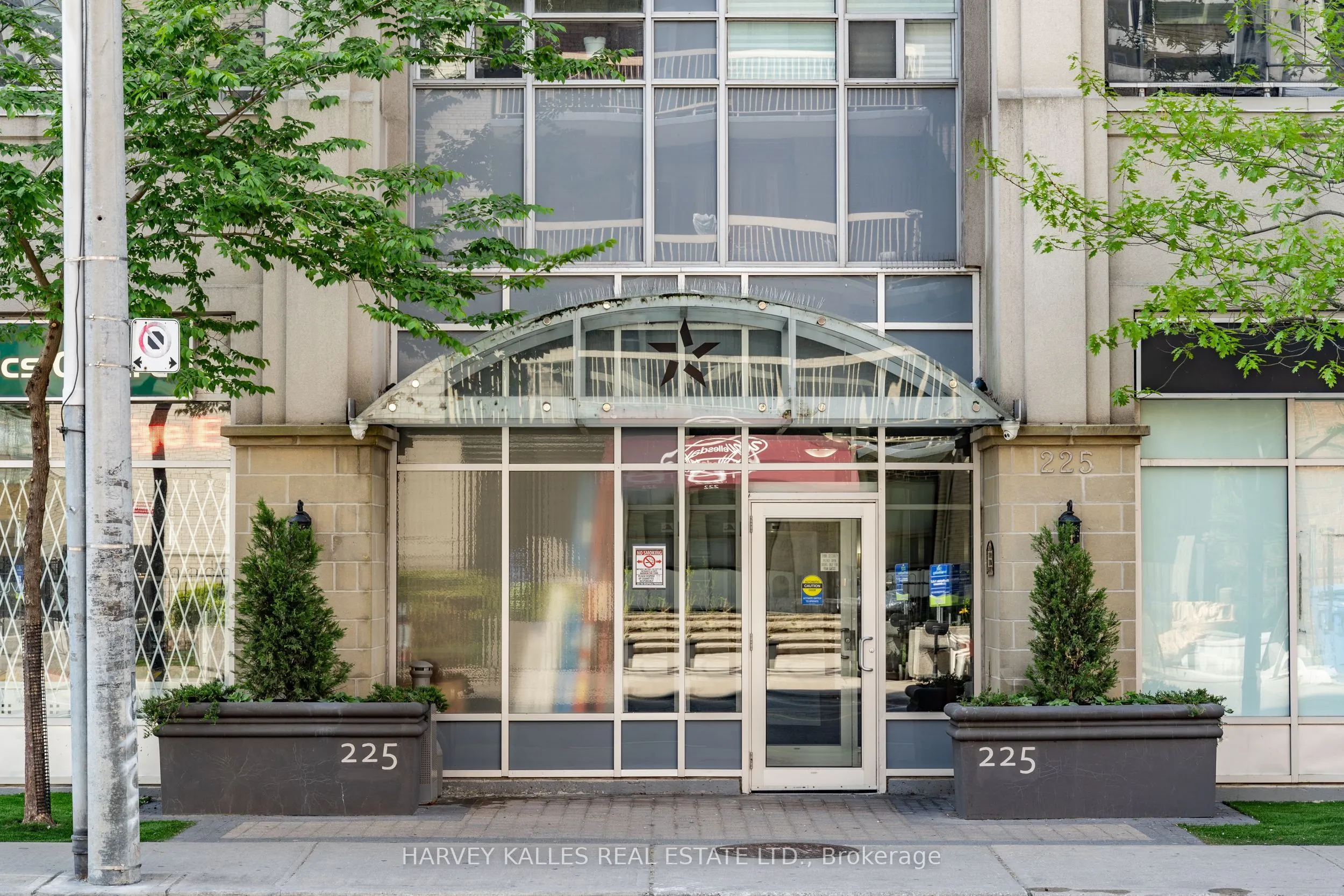 225 Wellesley Street E #313
