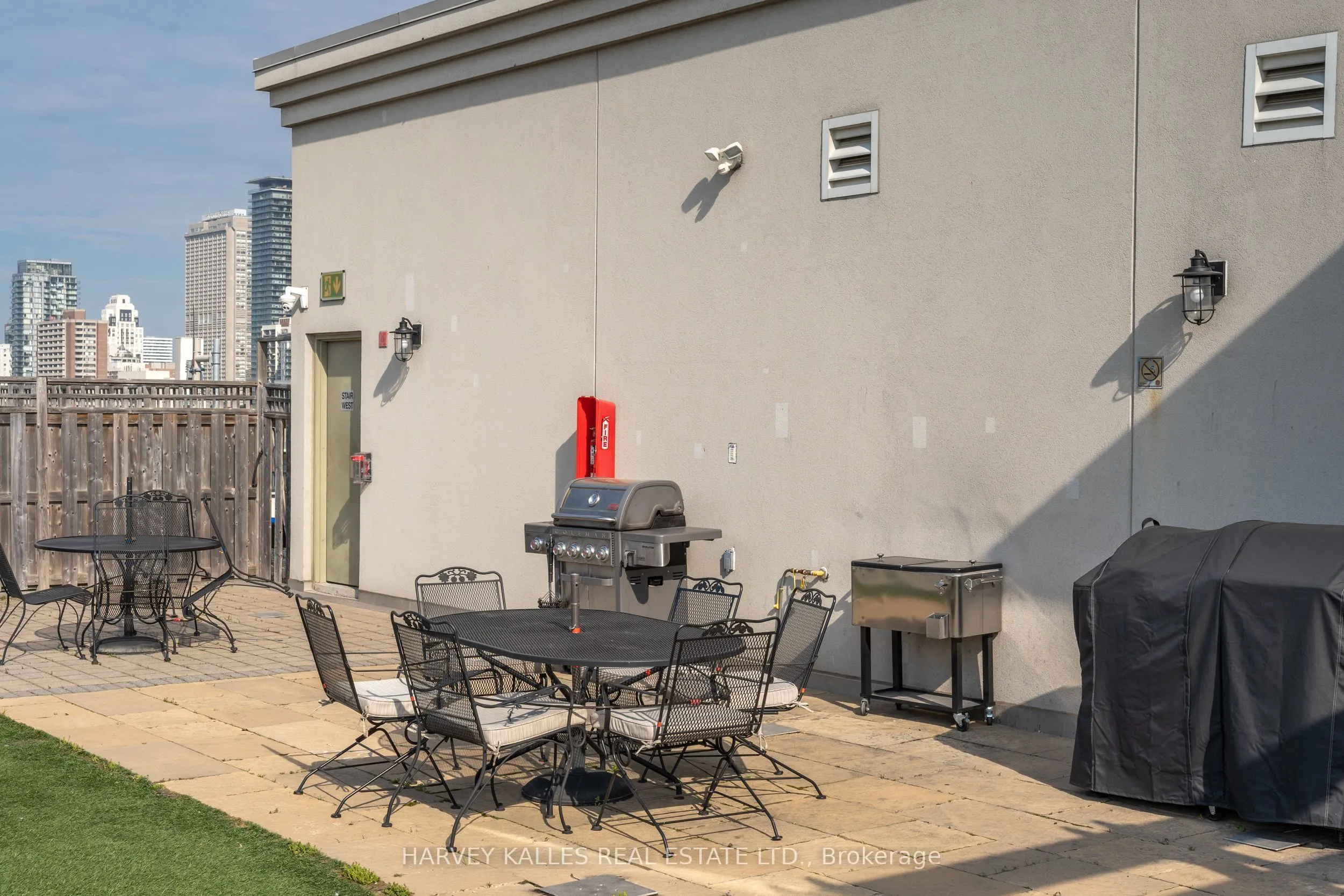 225 Wellesley Street E #313