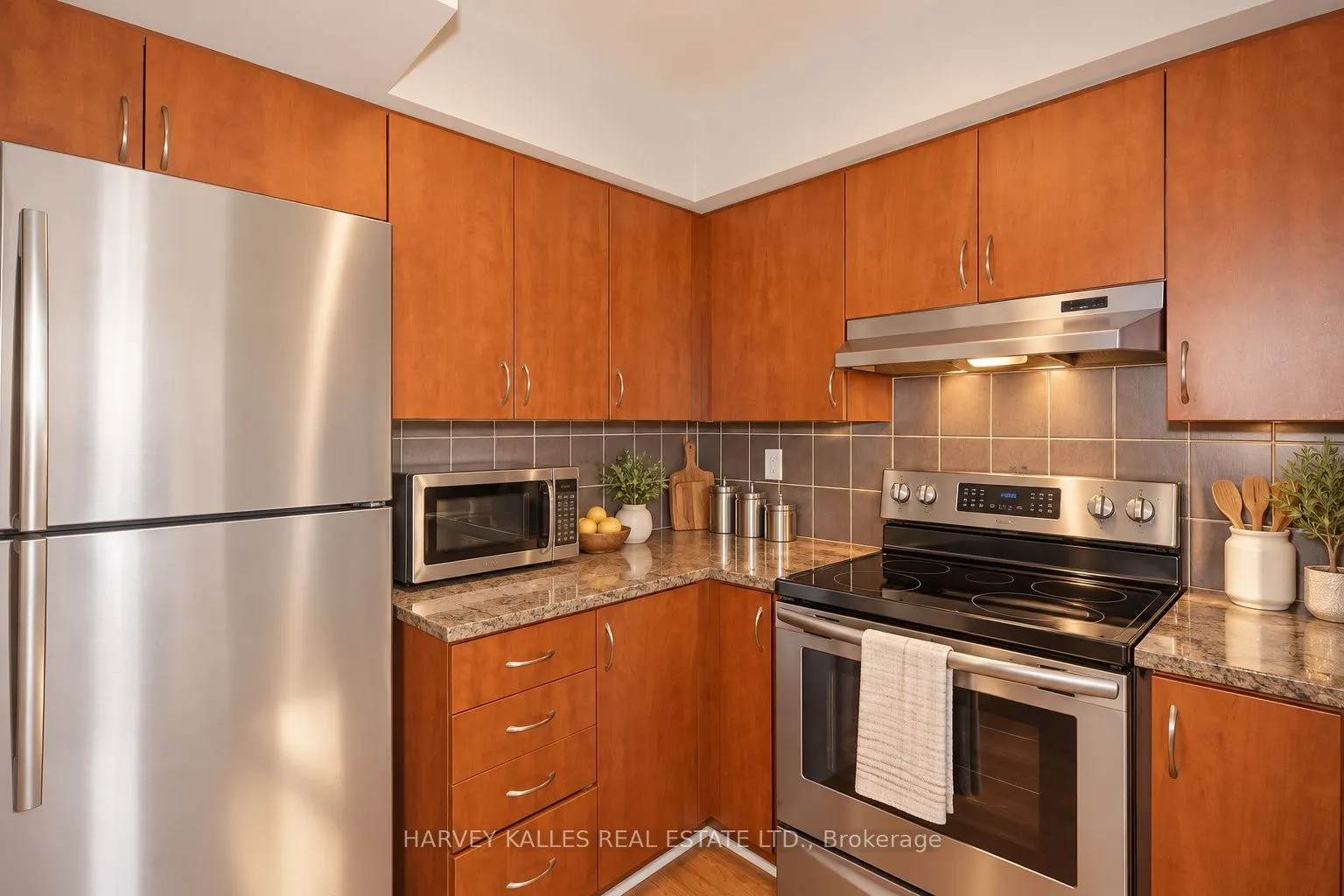 225 Wellesley Street E #313