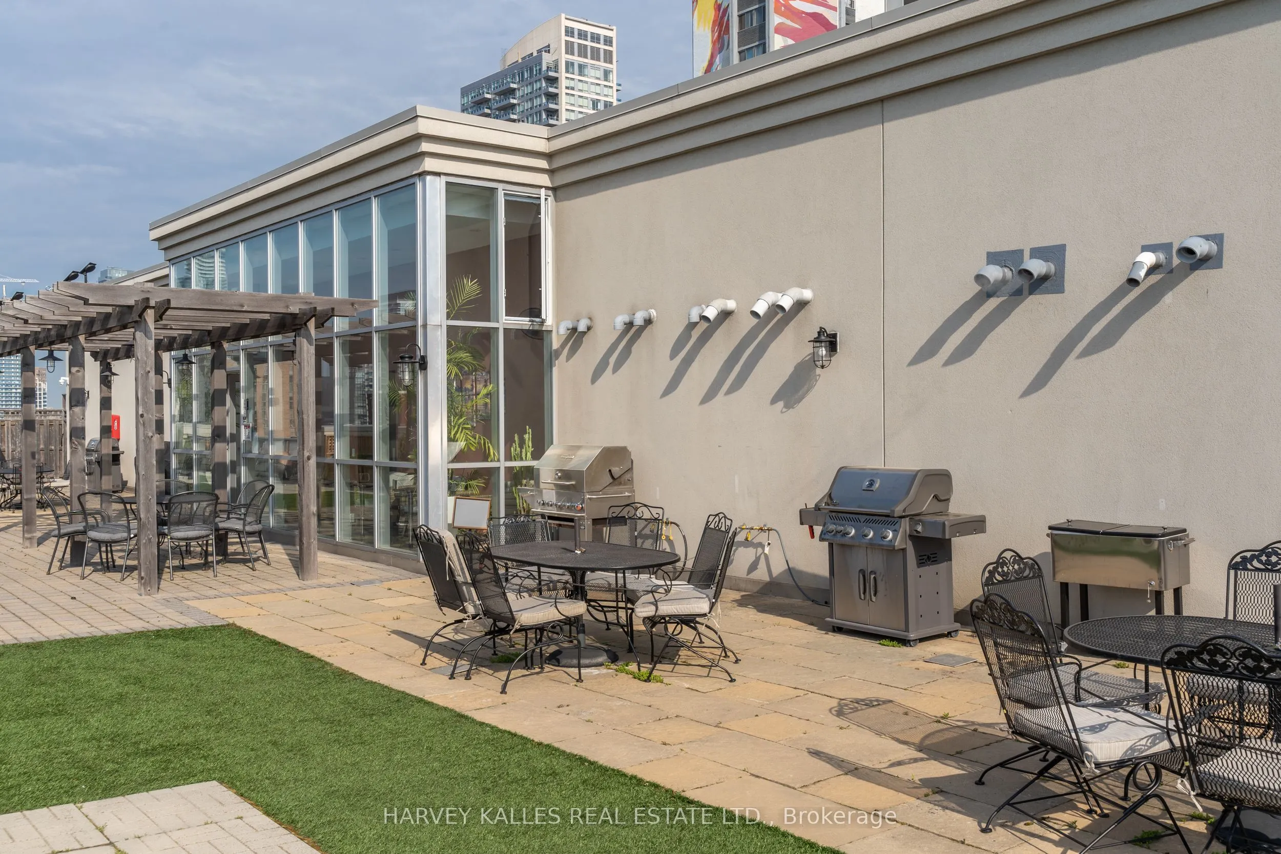 225 Wellesley Street E #313
