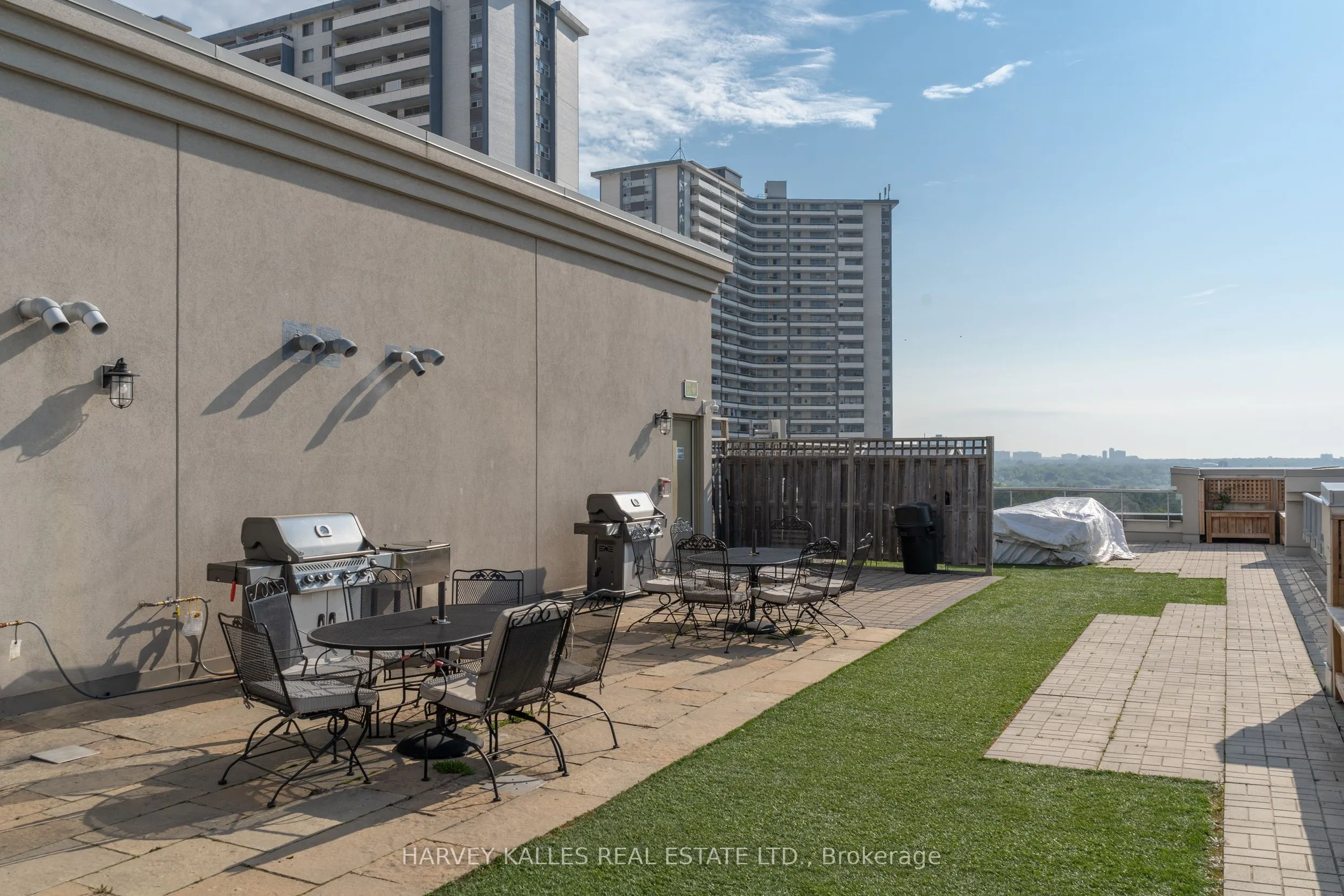 225 Wellesley Street E #313