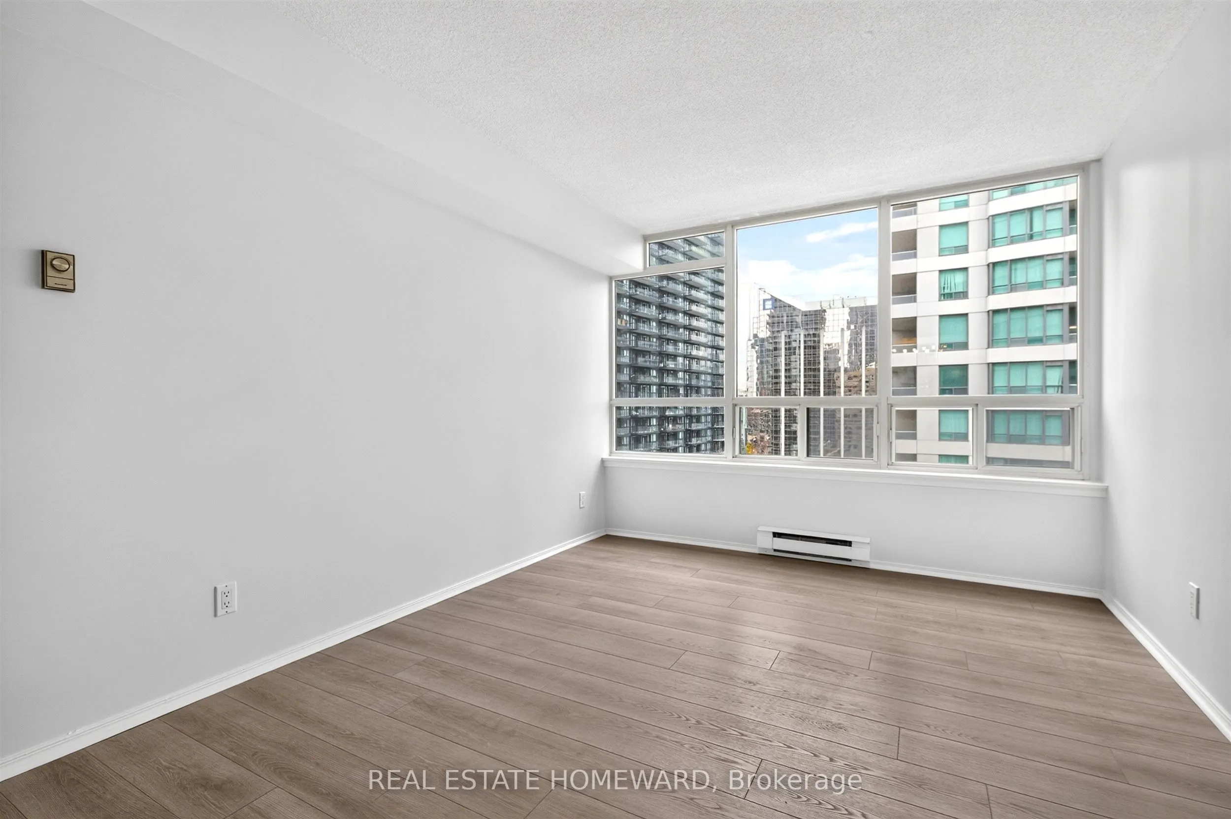 30 Greenfield Avenue #1803