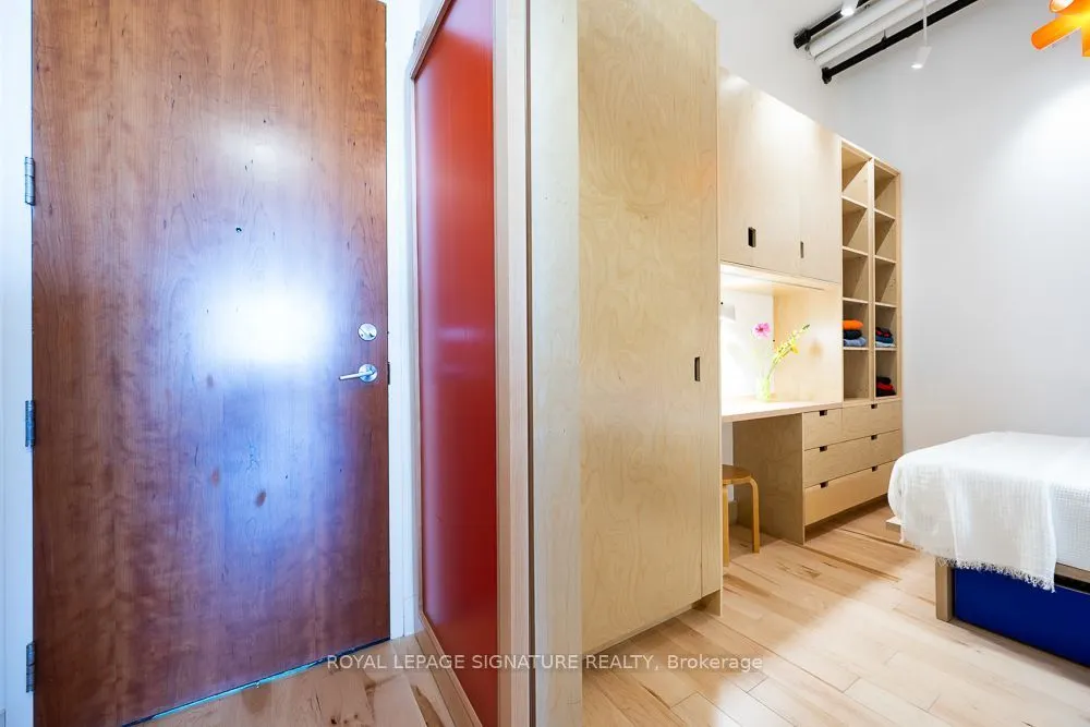 43 Hanna Avenue #715