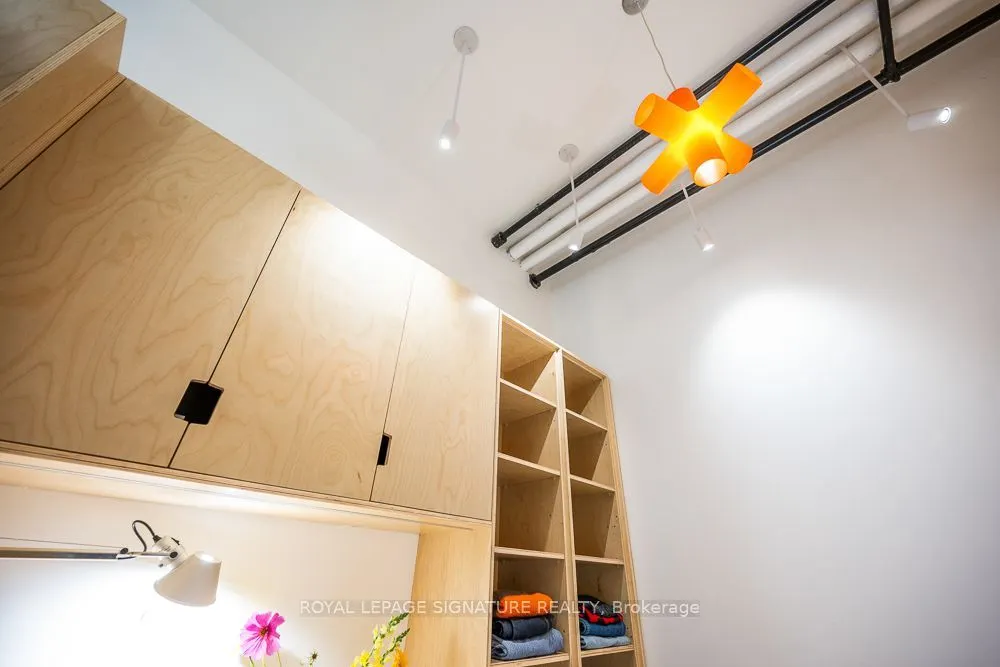 43 Hanna Avenue #715