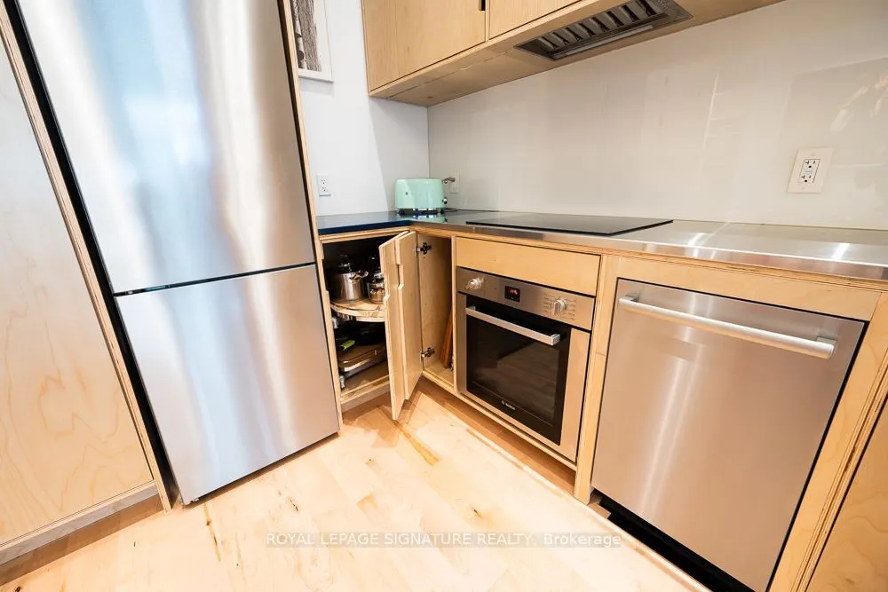 43 Hanna Avenue #715