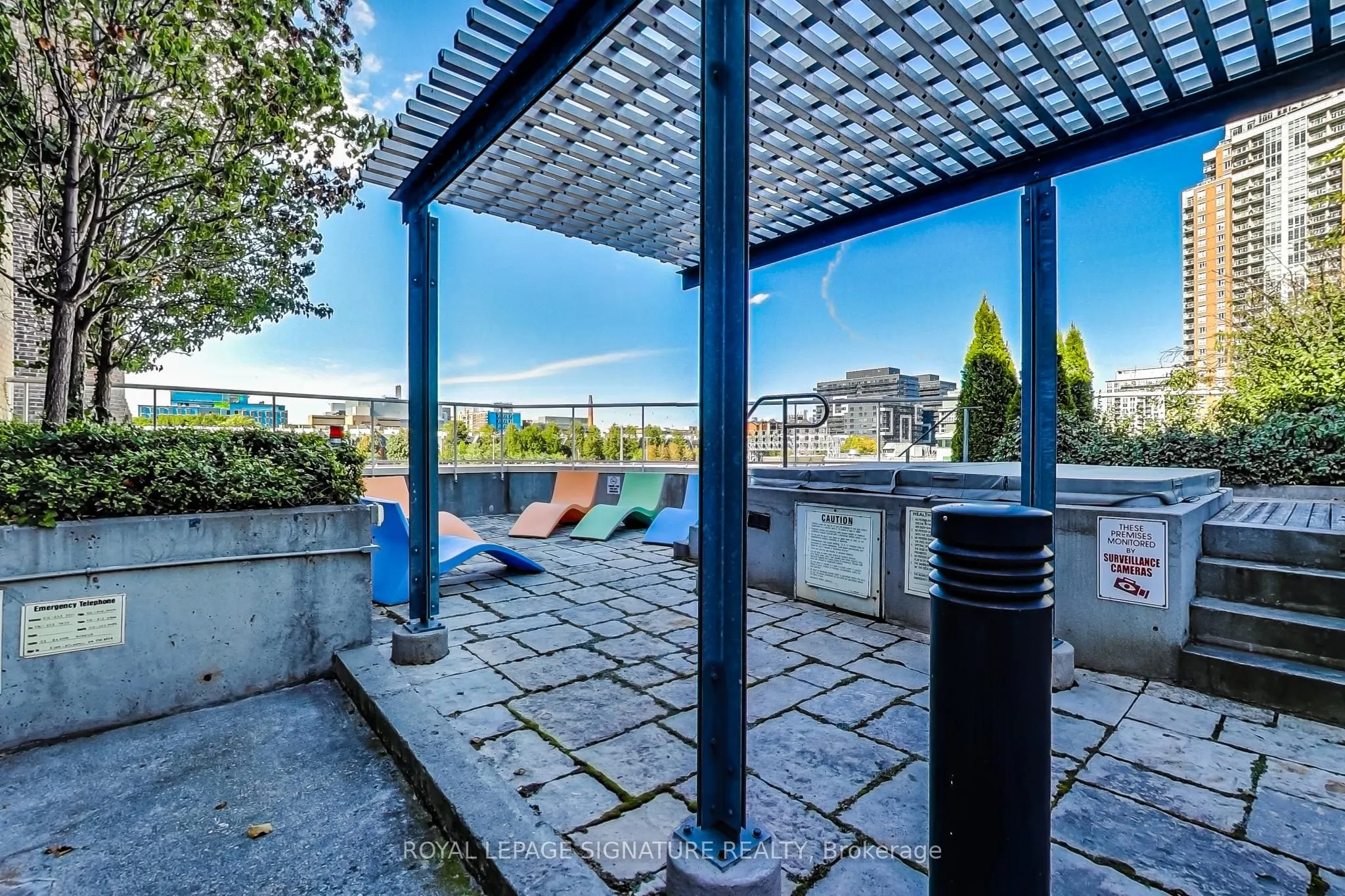 43 Hanna Avenue #715