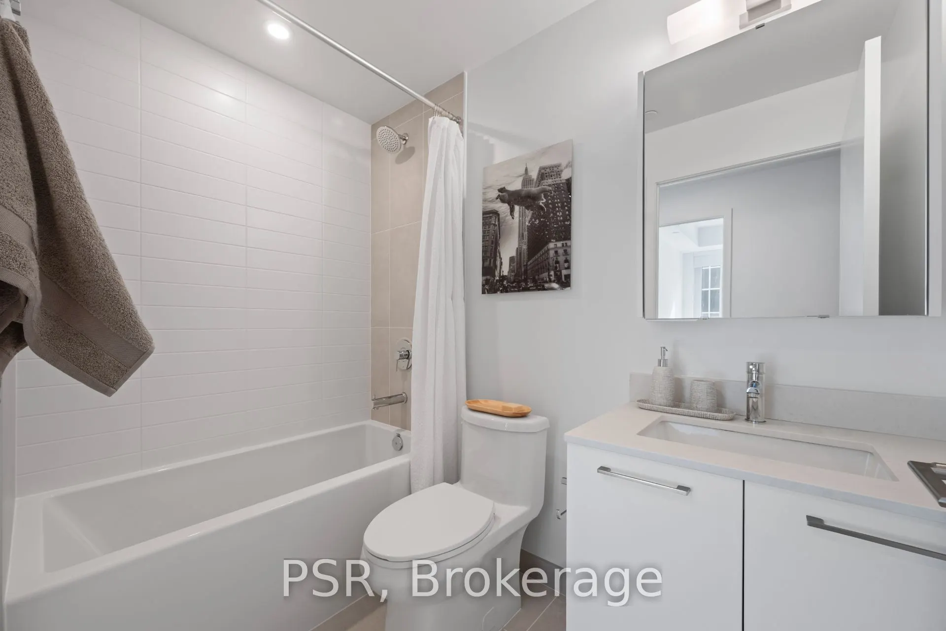 101 Roehampton Avenue #710