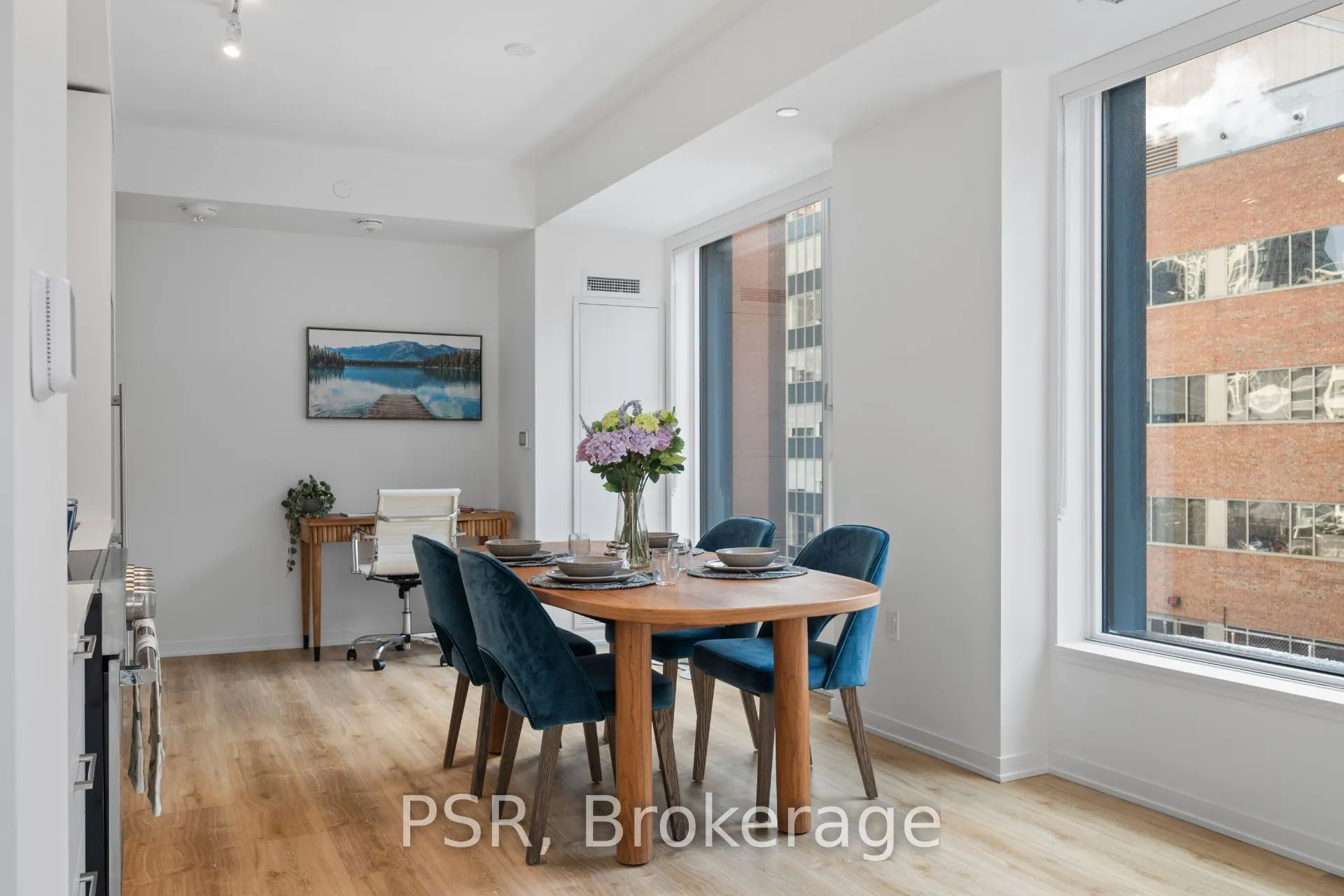 101 Roehampton Avenue #710