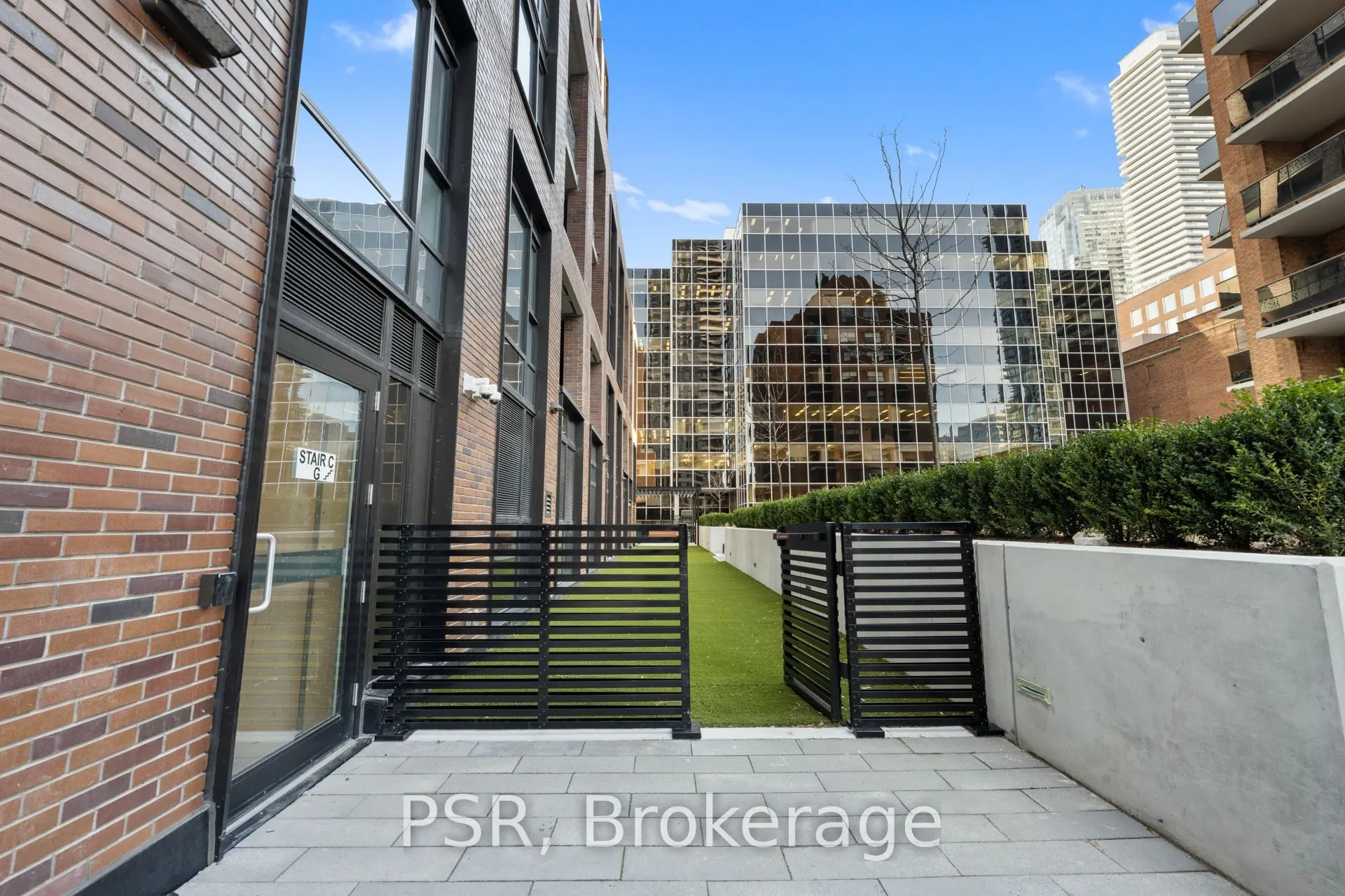 101 Roehampton Avenue #710