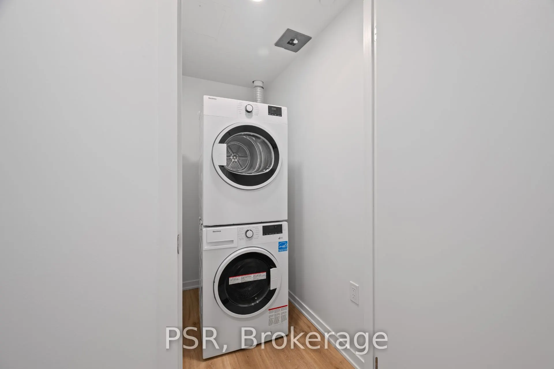 101 Roehampton Avenue #710