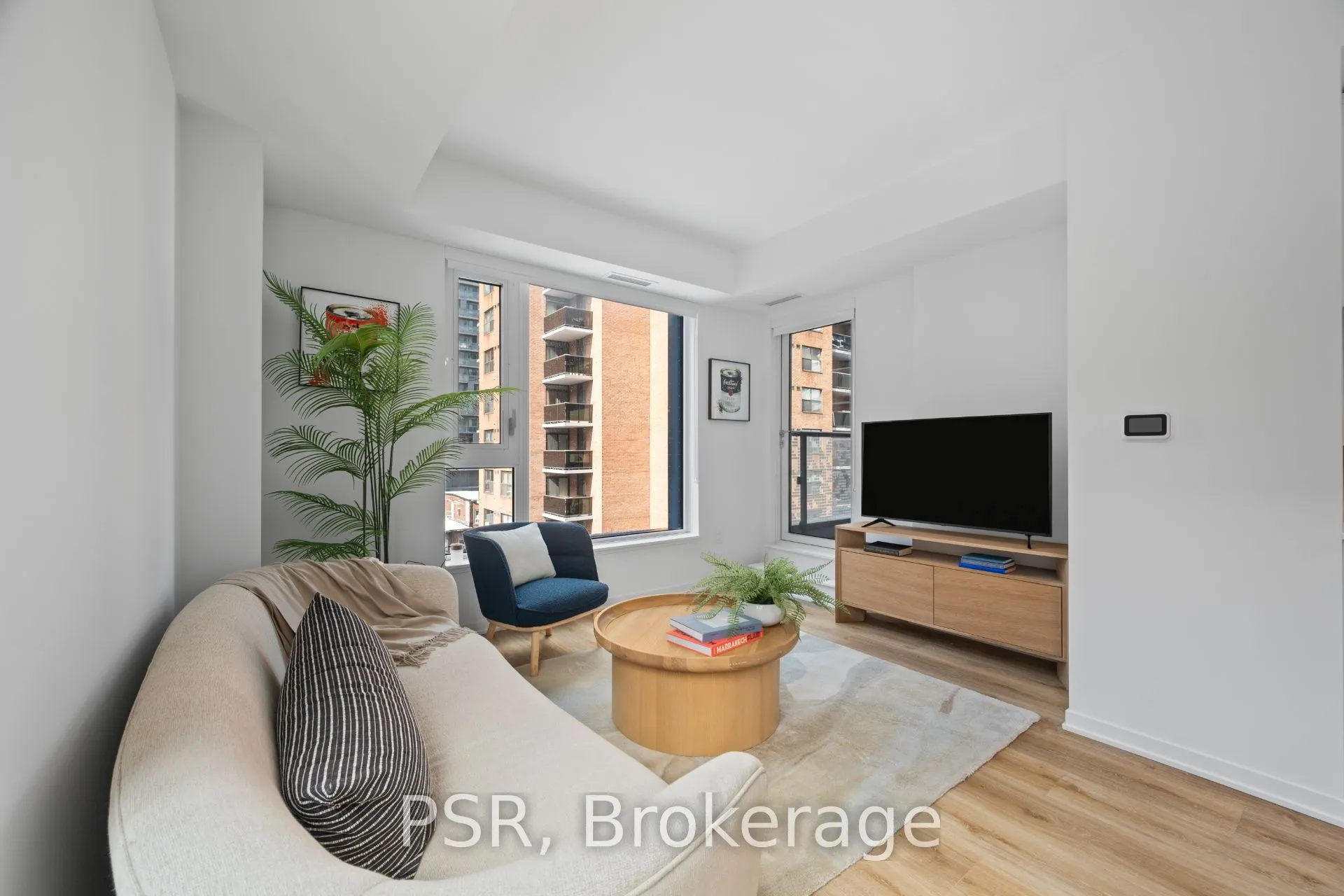 101 Roehampton Avenue #710