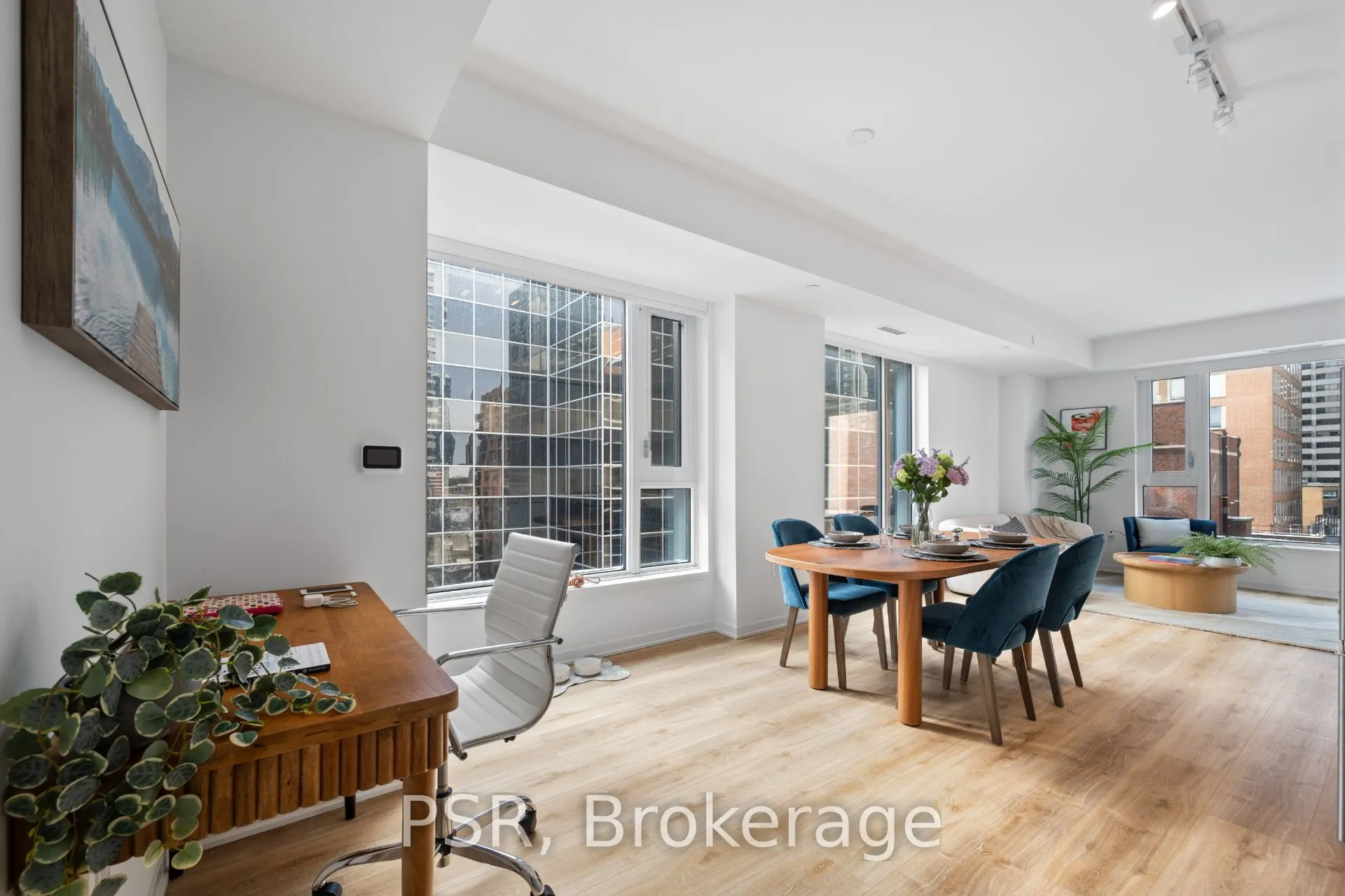101 Roehampton Avenue #710