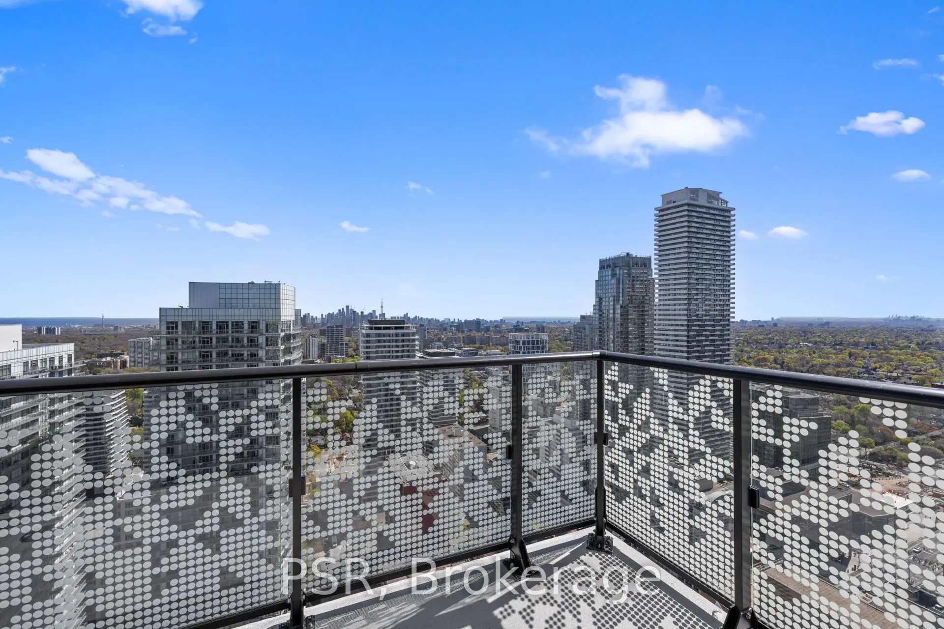 101 Roehampton Avenue #710