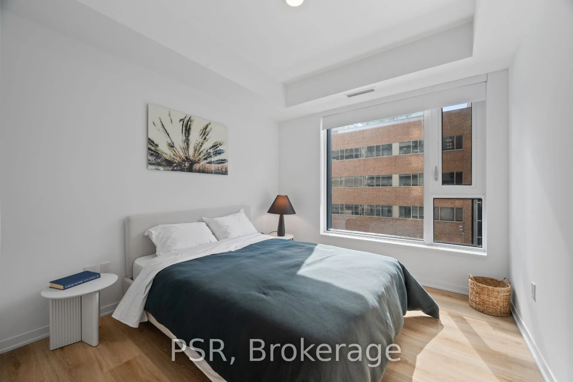 101 Roehampton Avenue #710