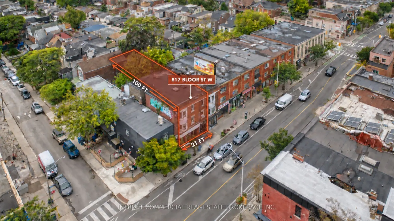 817 Bloor Street W