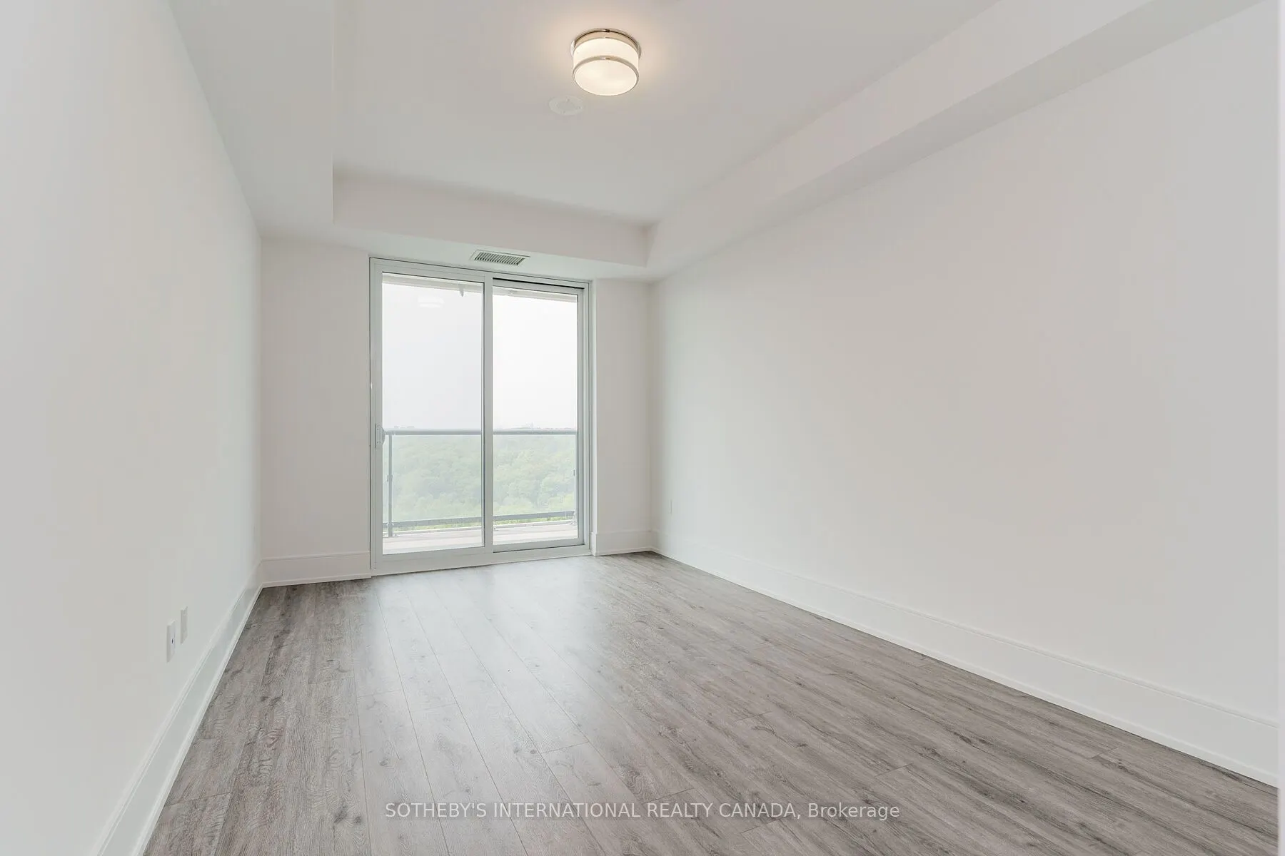 10 Inn On The Park Drive #1101