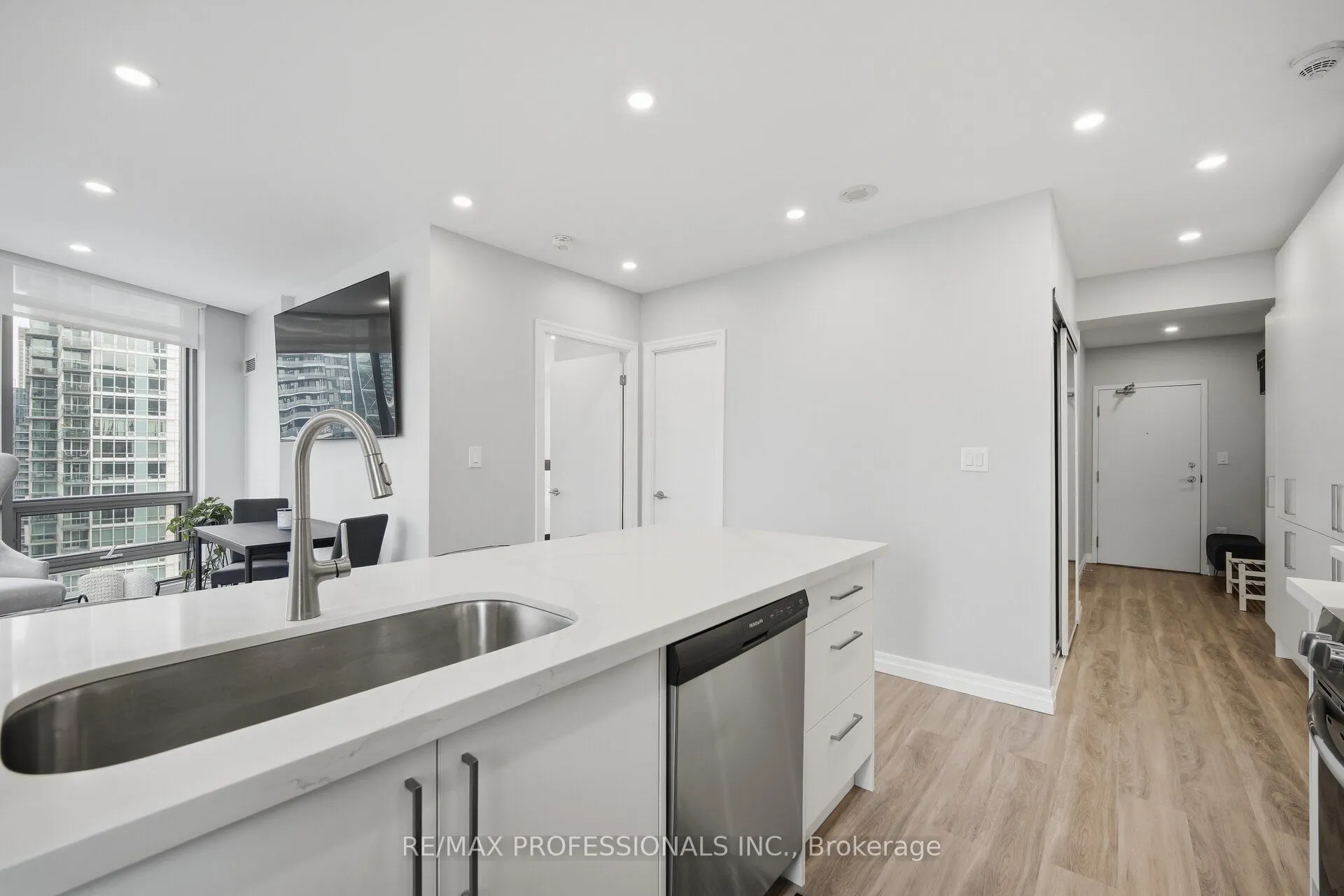 3 Navy Wharf Court #2603