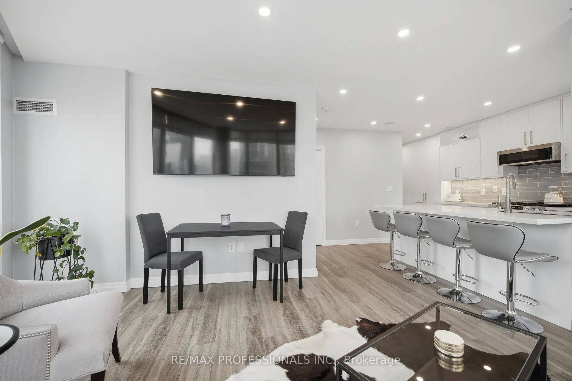 3 Navy Wharf Court #2603