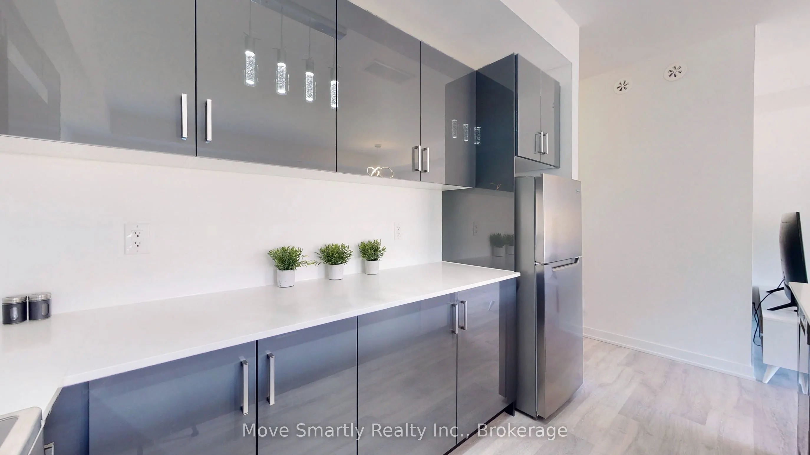 10 Marquette Avenue #8