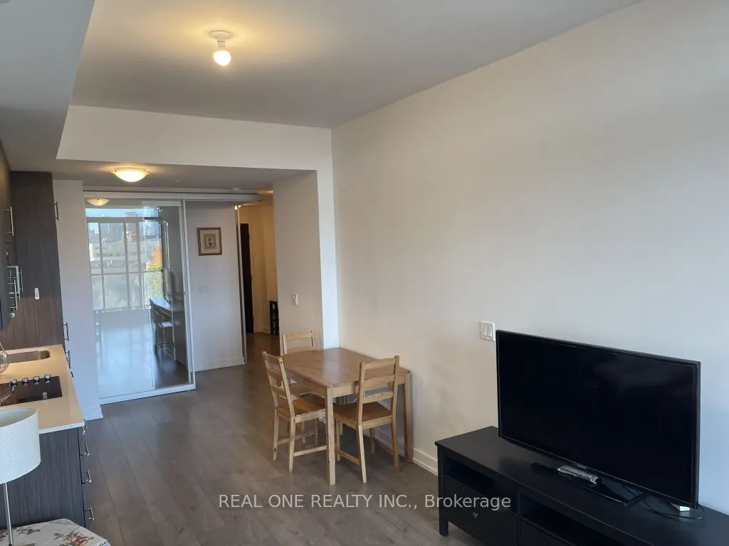 297 College Street #710